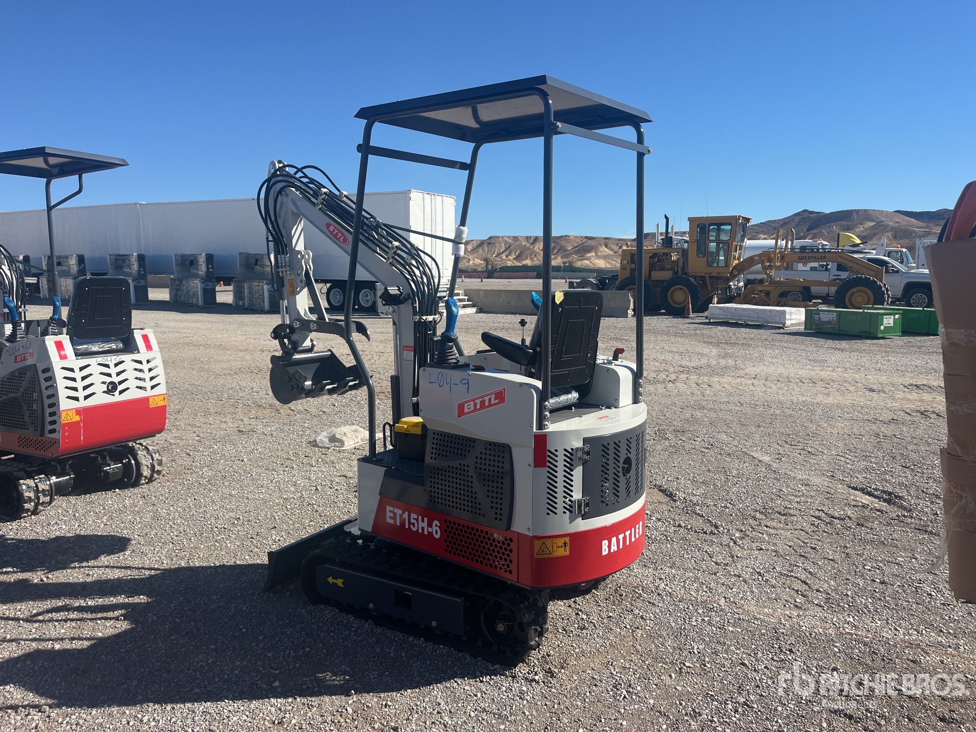 General Appearance with Picture, Left Rear Corner