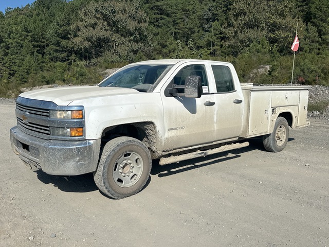 2015 Chevrolet Silverado 2500HD 4x2 Extended Cab Utility Truck