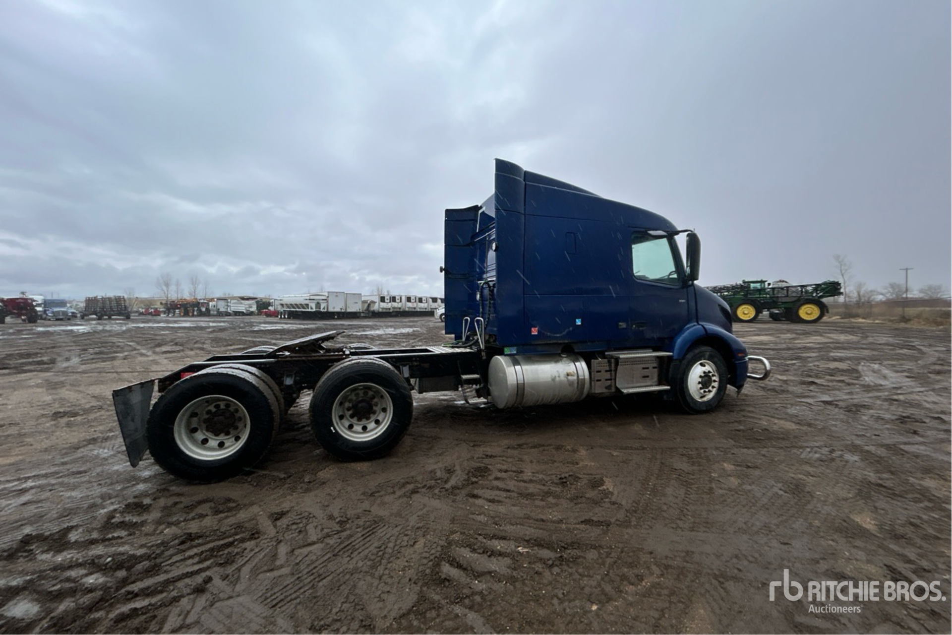 Aspect général with Image, coin arrière droit