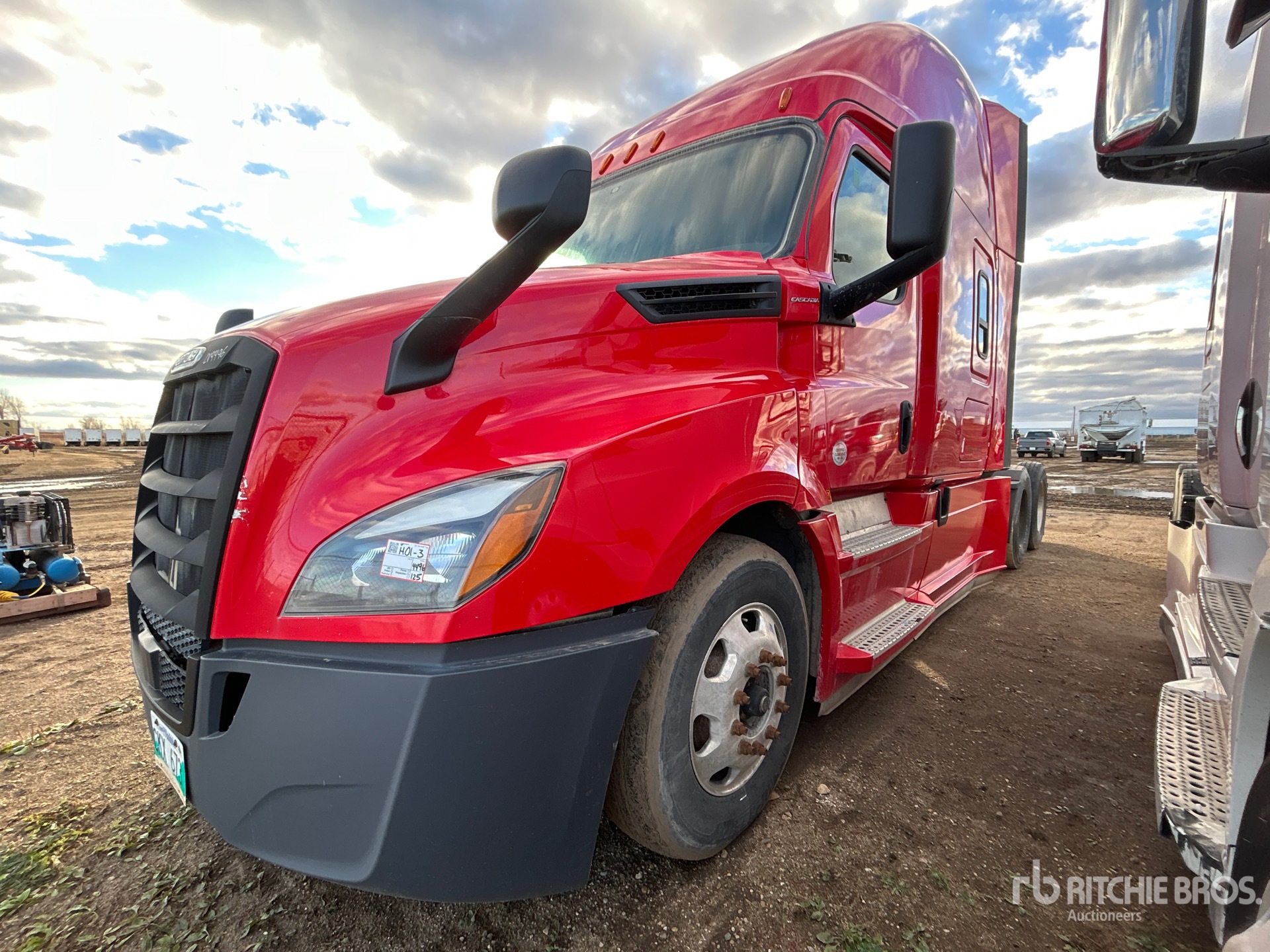 General Appearance with Bild, Ecke vorne links