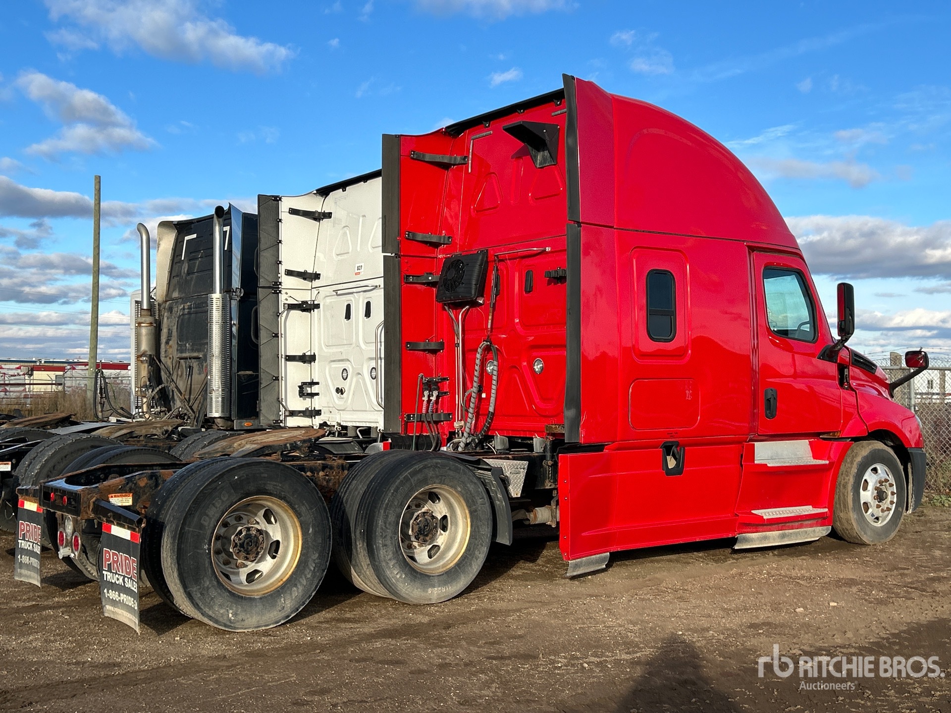 General Appearance with Bild, Ecke hinten rechts