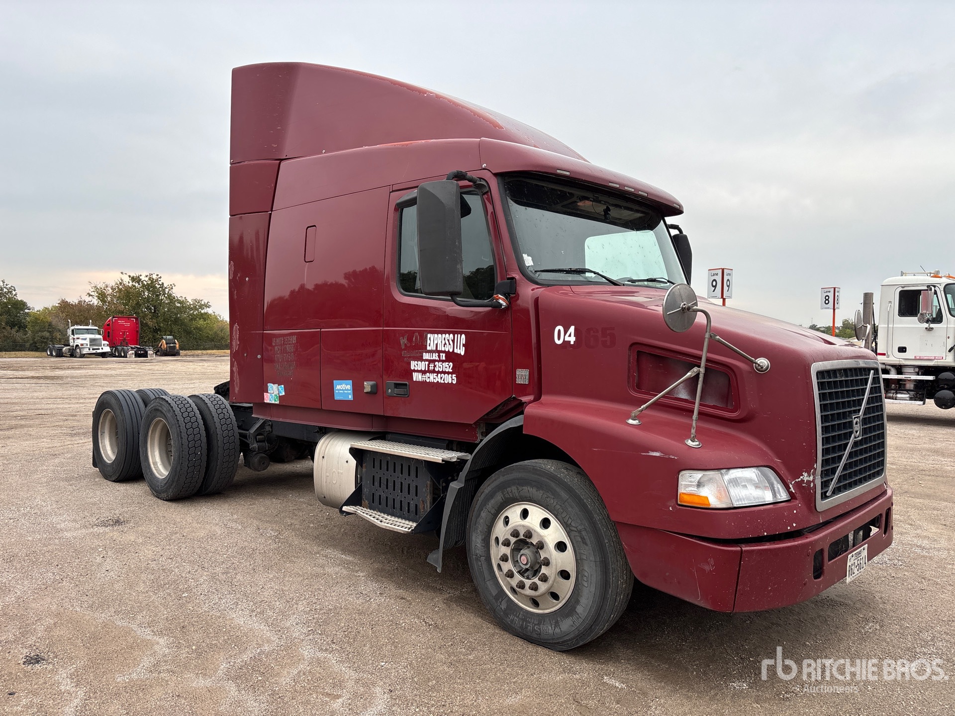 General Appearance with Picture, Right Front Corner