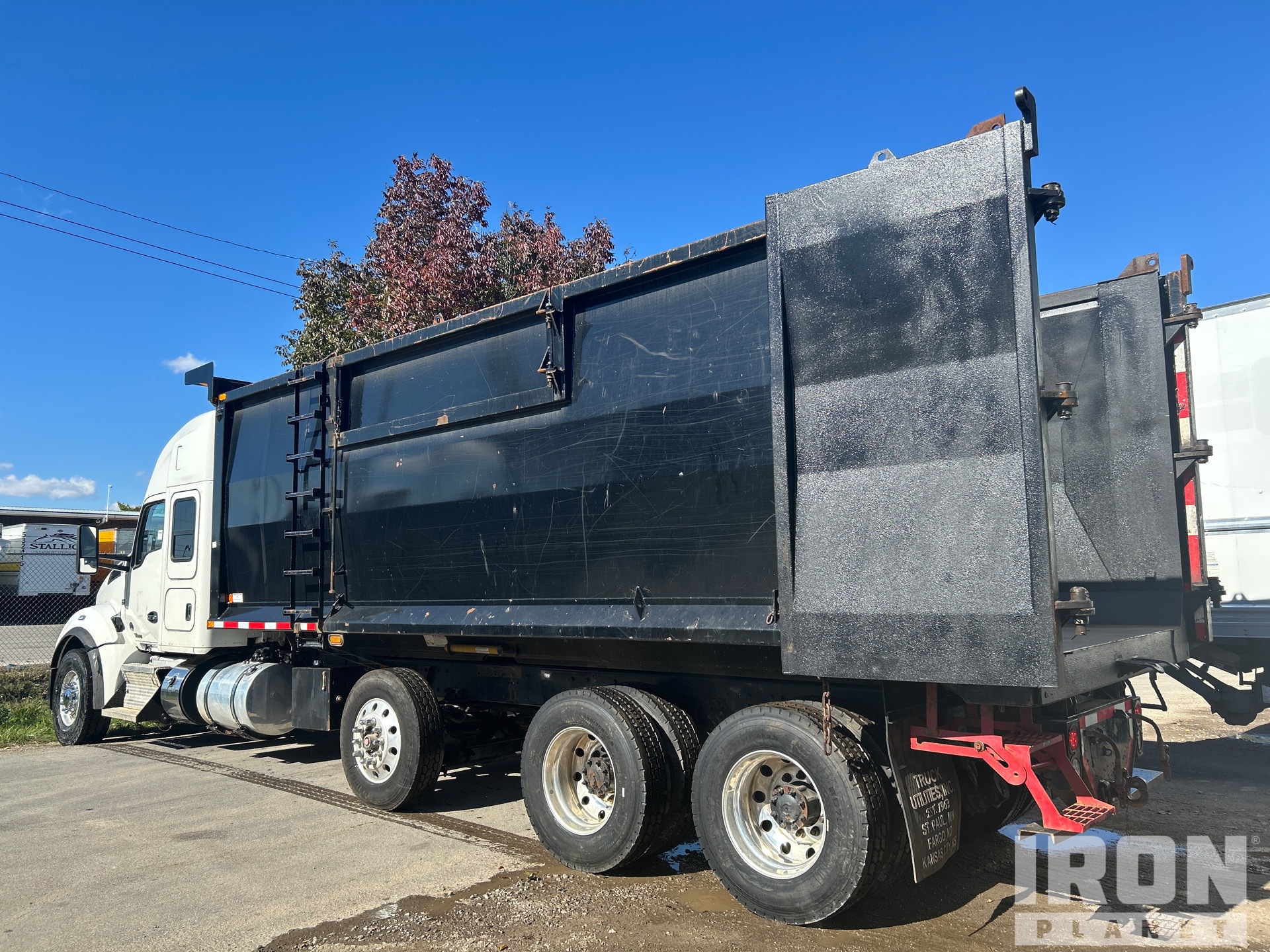 General Appearance with Bild, Ecke hinten links