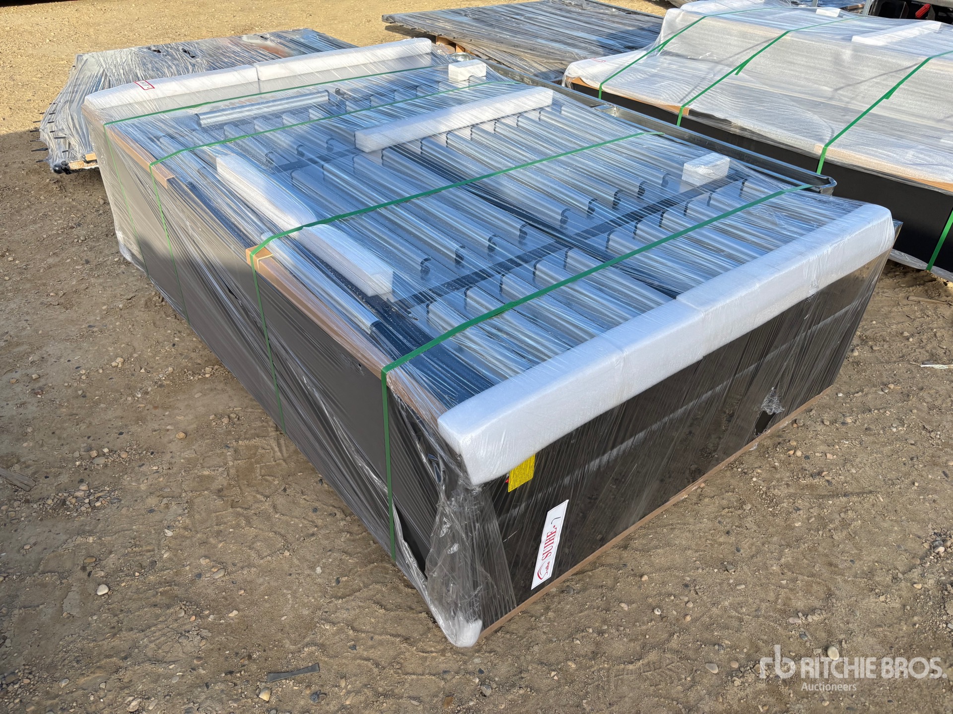 General Appearance with Foto, angolo anteriore sinistro