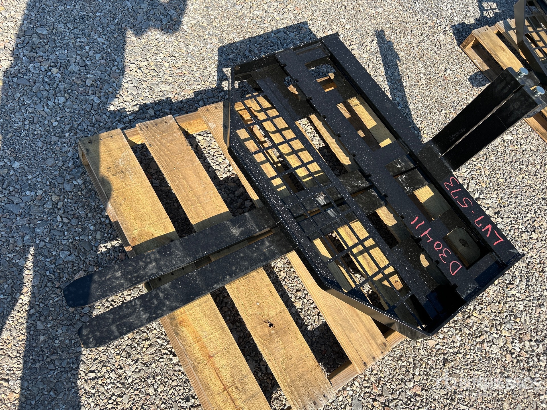 General Appearance with Picture, Right Rear Corner