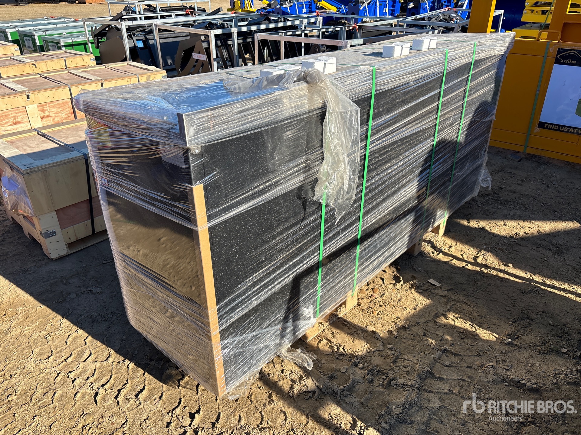 General Appearance with Foto, angolo posteriore sinistro