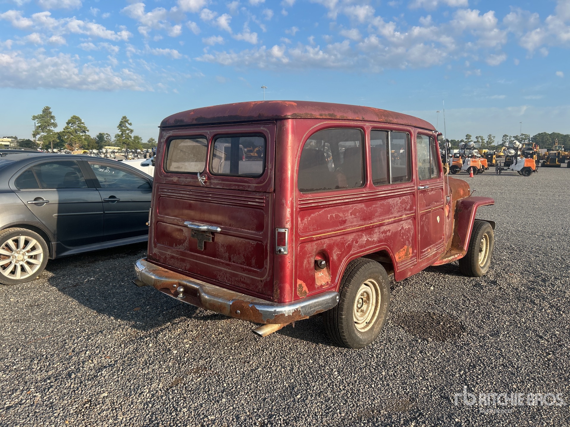 General Appearance with Picture, Right Rear Corner
