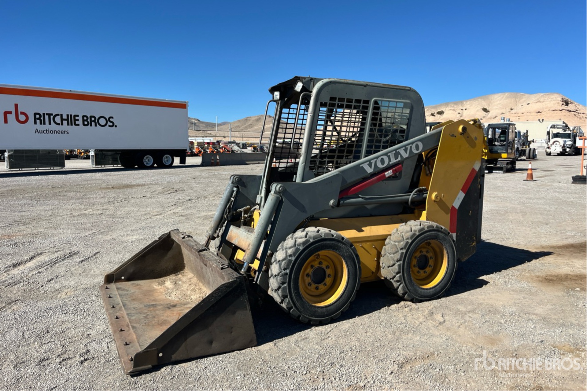 General Appearance with Foto, angolo anteriore sinistro