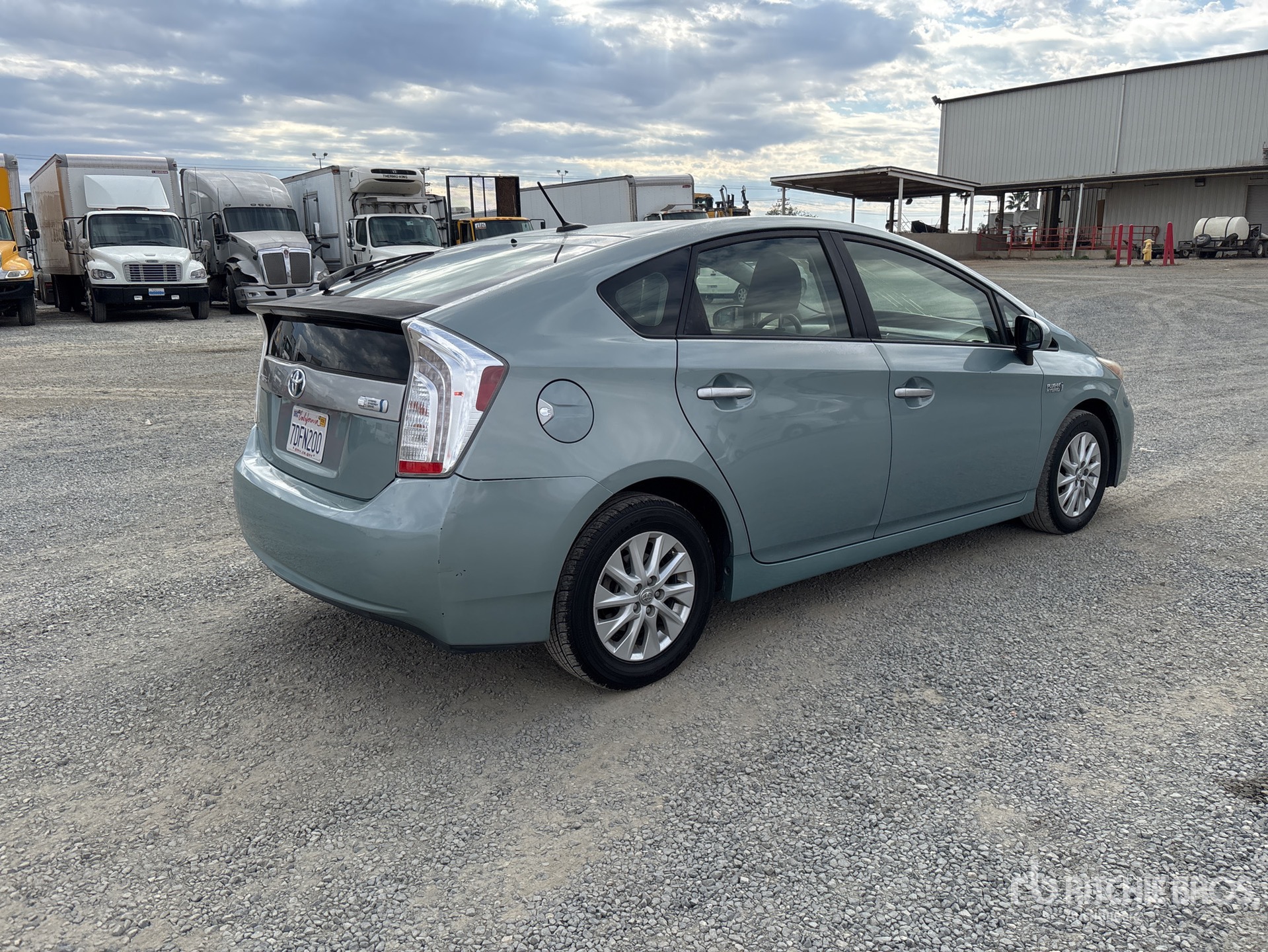 General Appearance with Picture, Right Rear Corner