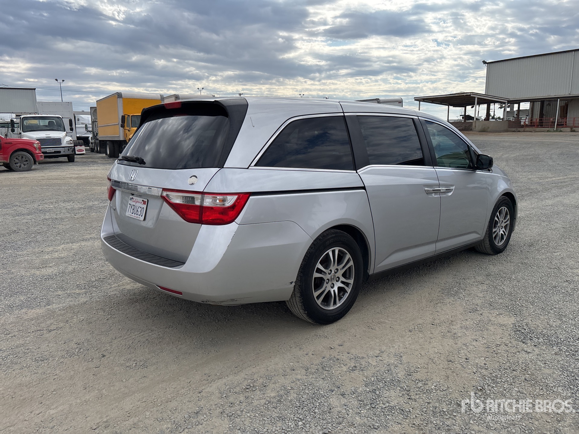 General Appearance with Picture, Right Rear Corner