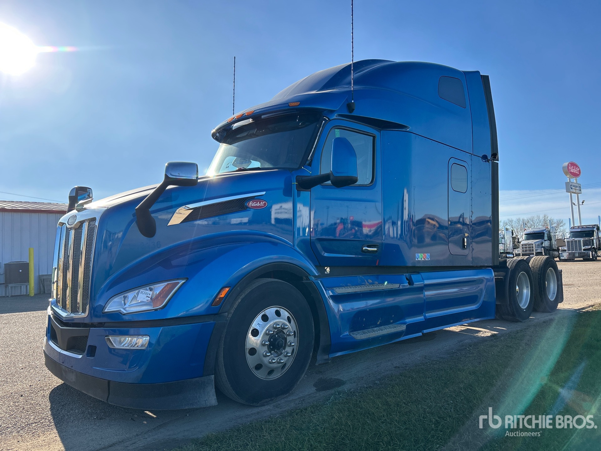 General Appearance with Image, coin avant gauche