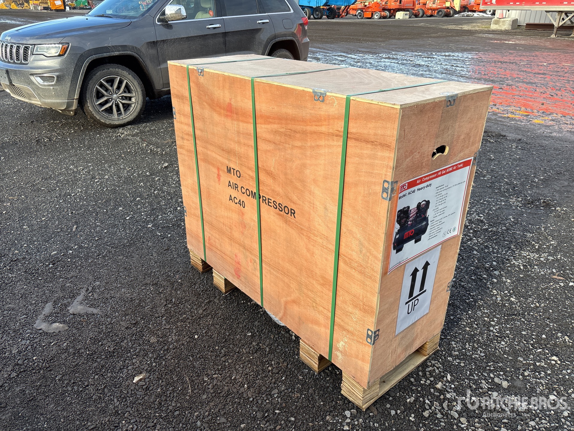 General Appearance with Picture, Right Rear Corner