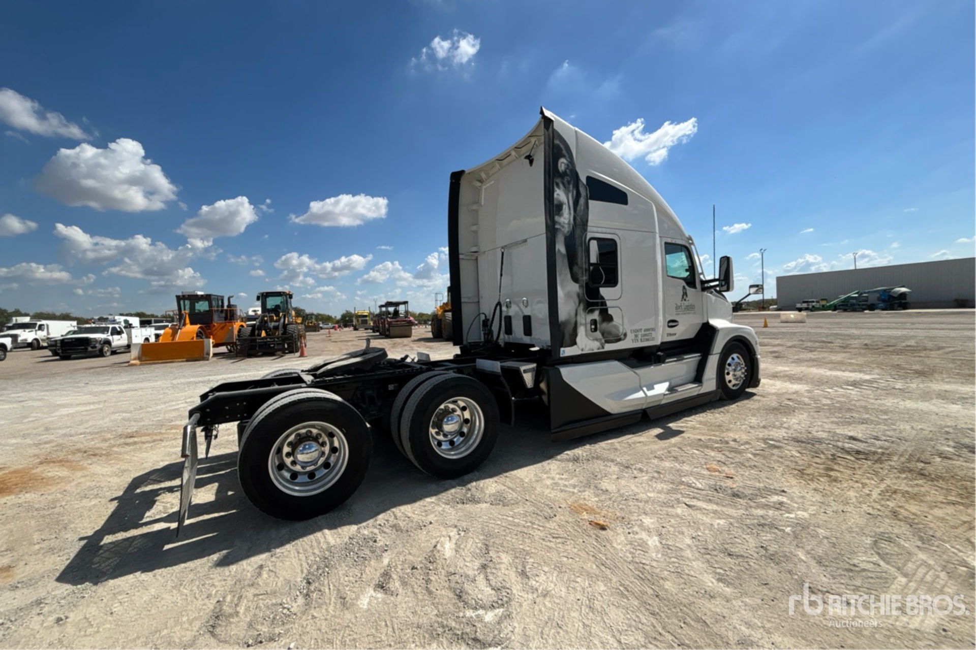 General Appearance with Picture, Right Rear Corner