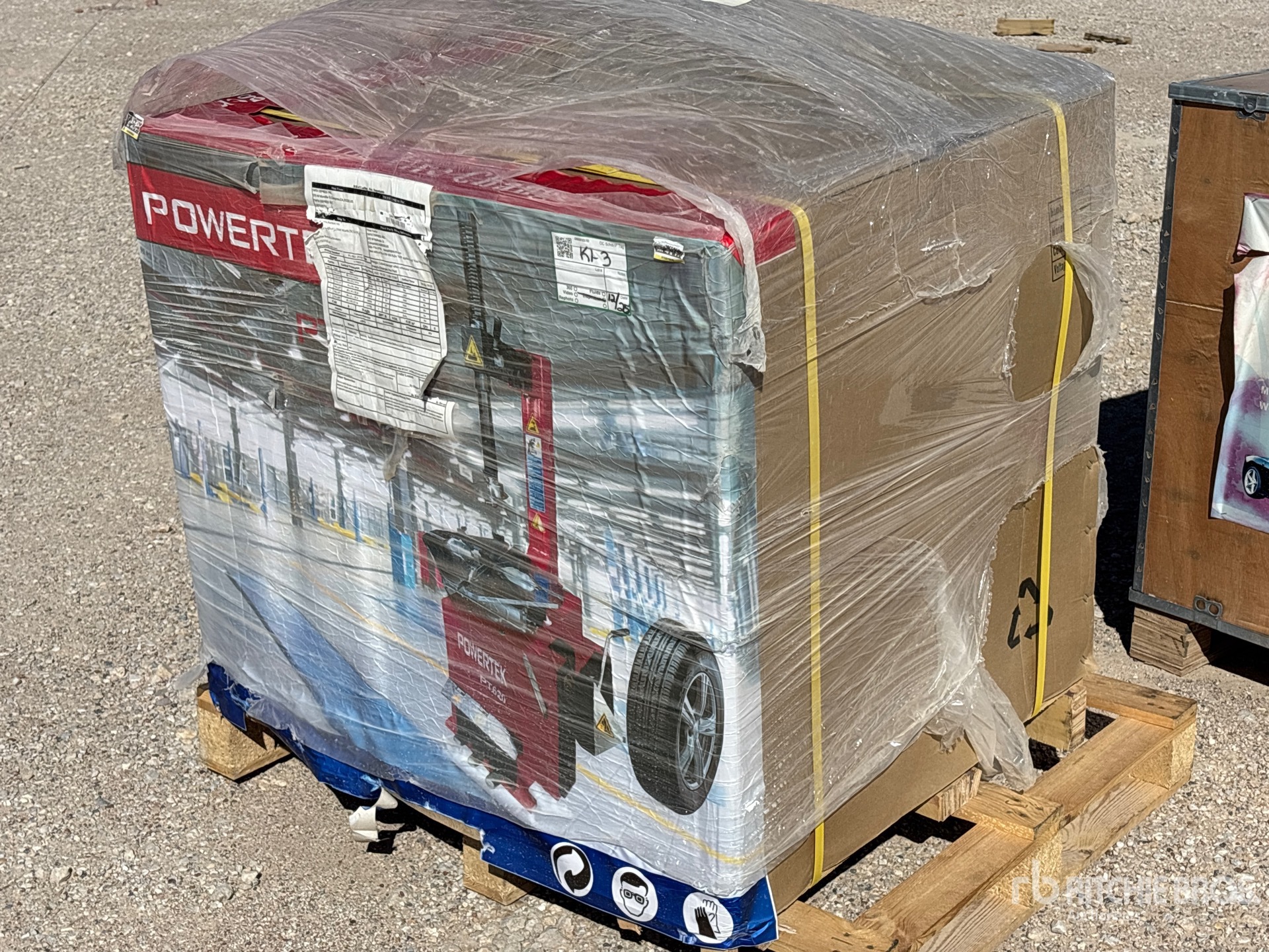 General Appearance with Picture, Left Front Corner