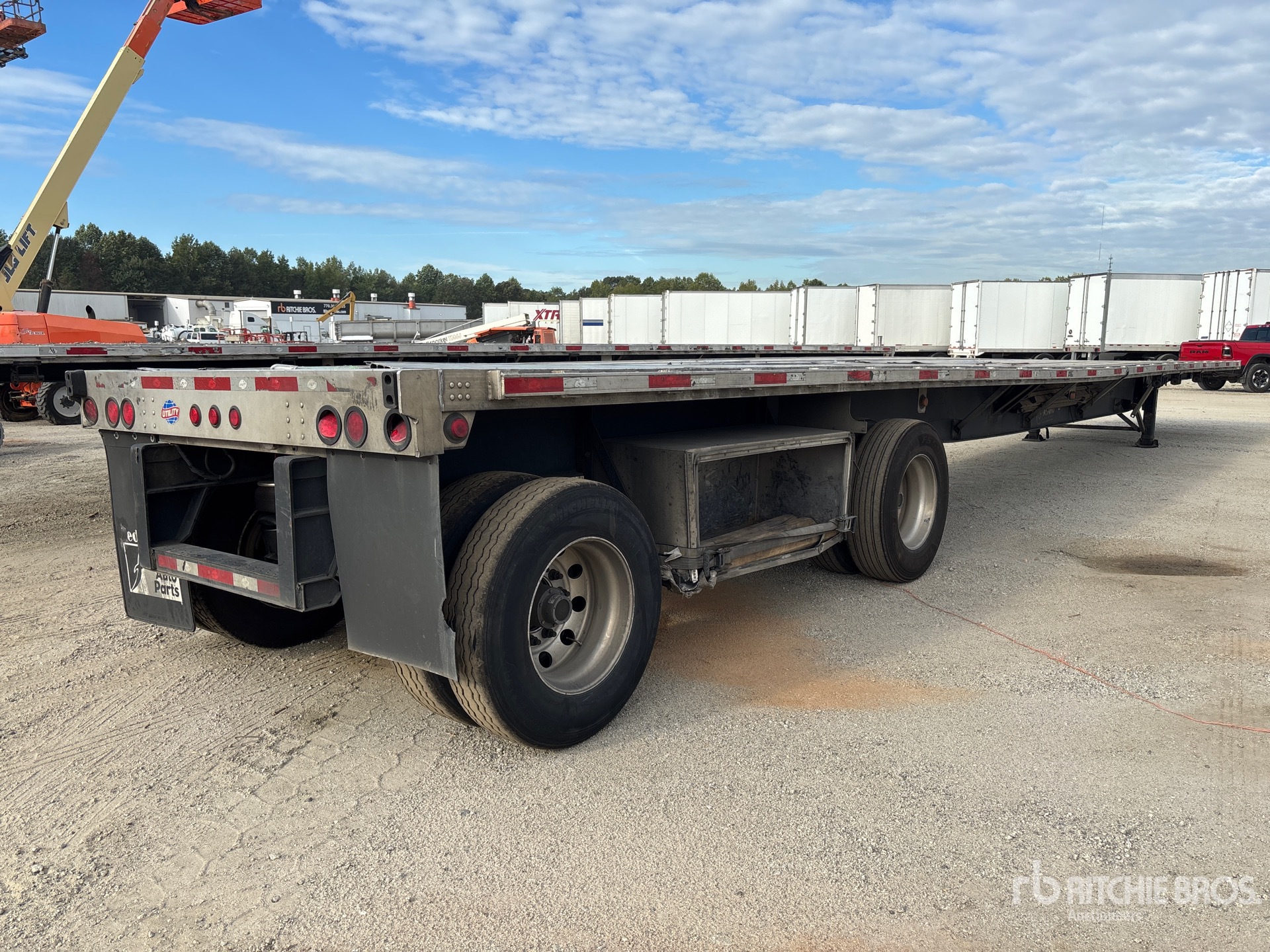 General Appearance with Foto, angolo anteriore sinistro