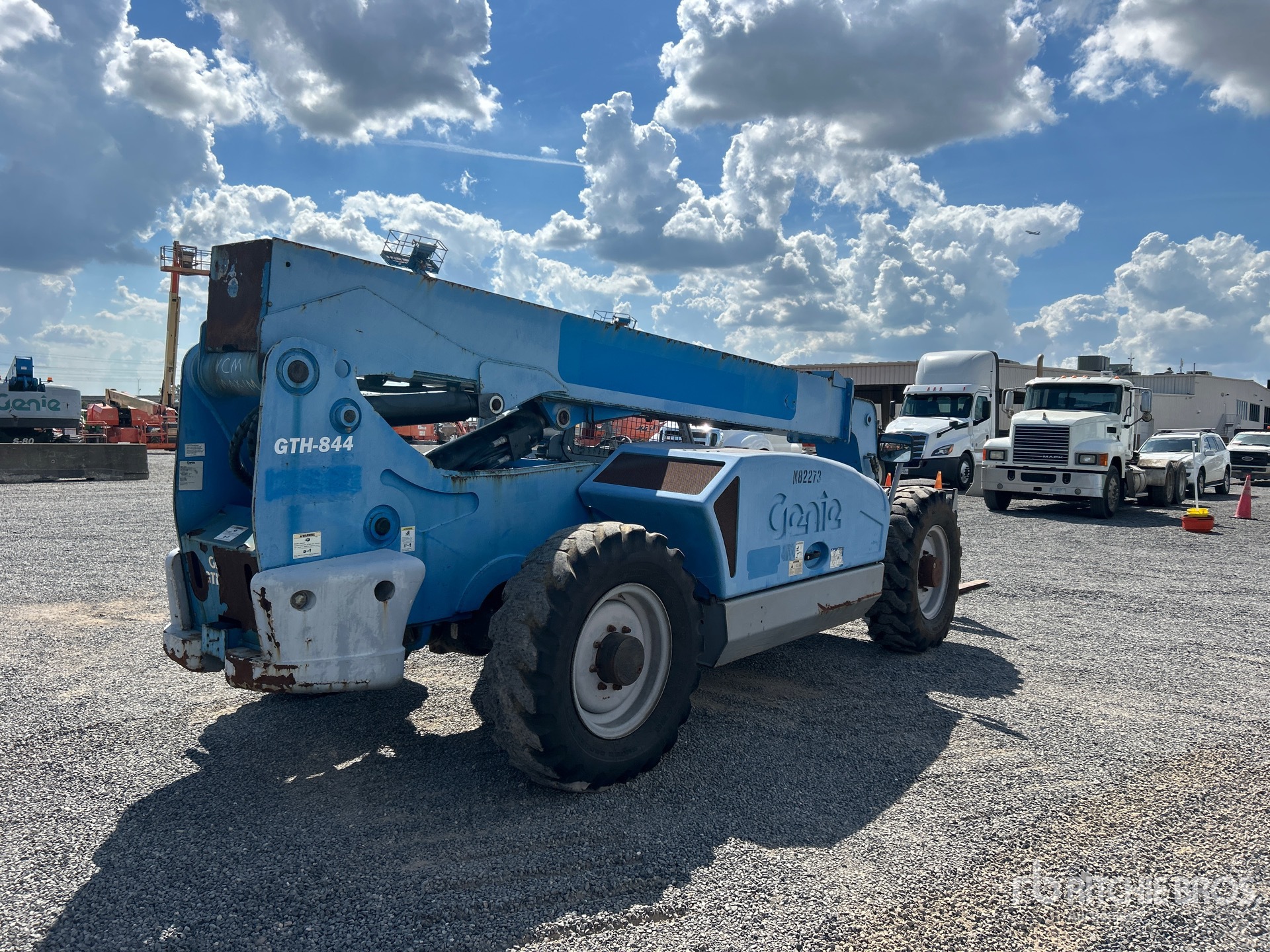 General Appearance with Picture, Right Rear Corner
