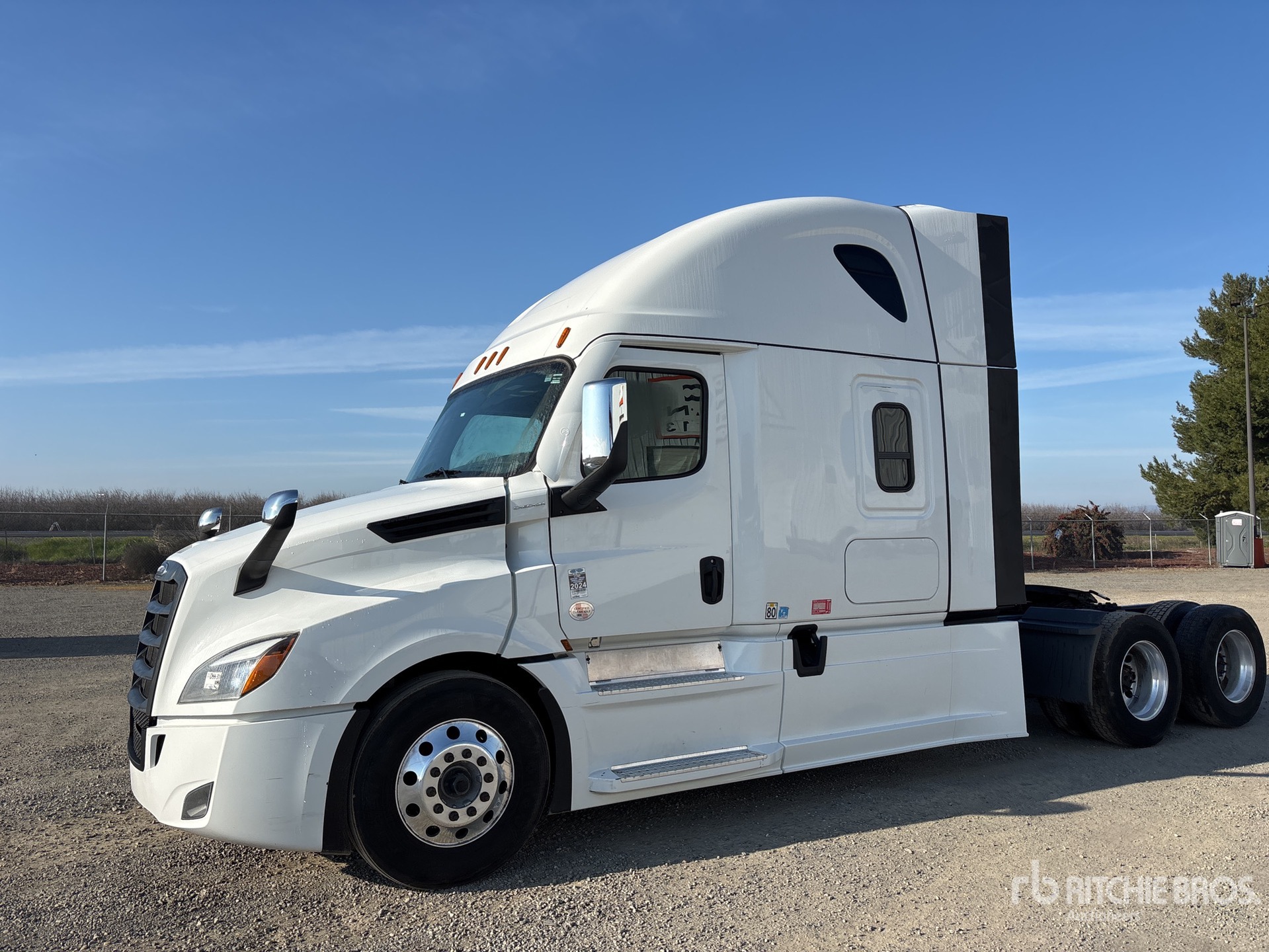 Aspect général with Image, coin avant gauche