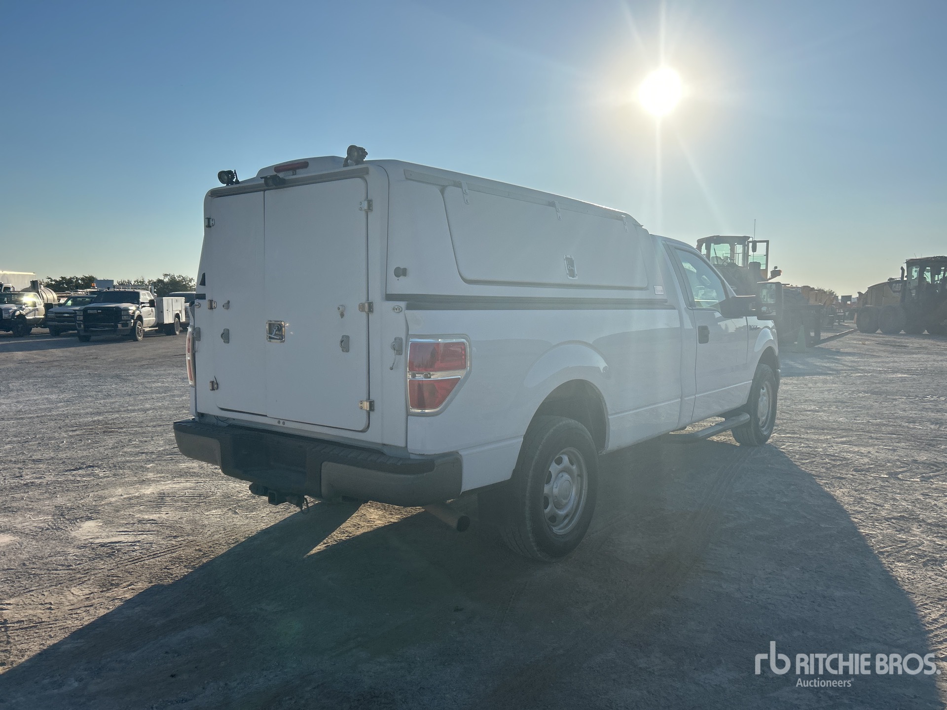 General Appearance with Picture, Right Rear Corner