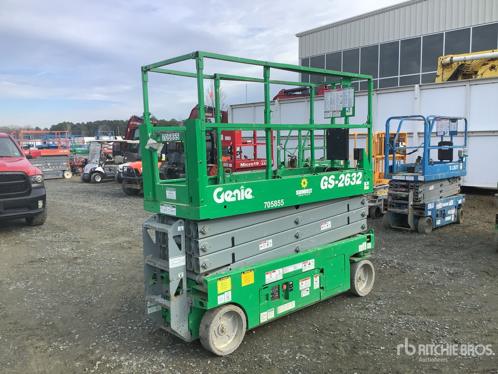 General Appearance with Picture, Right Rear Corner