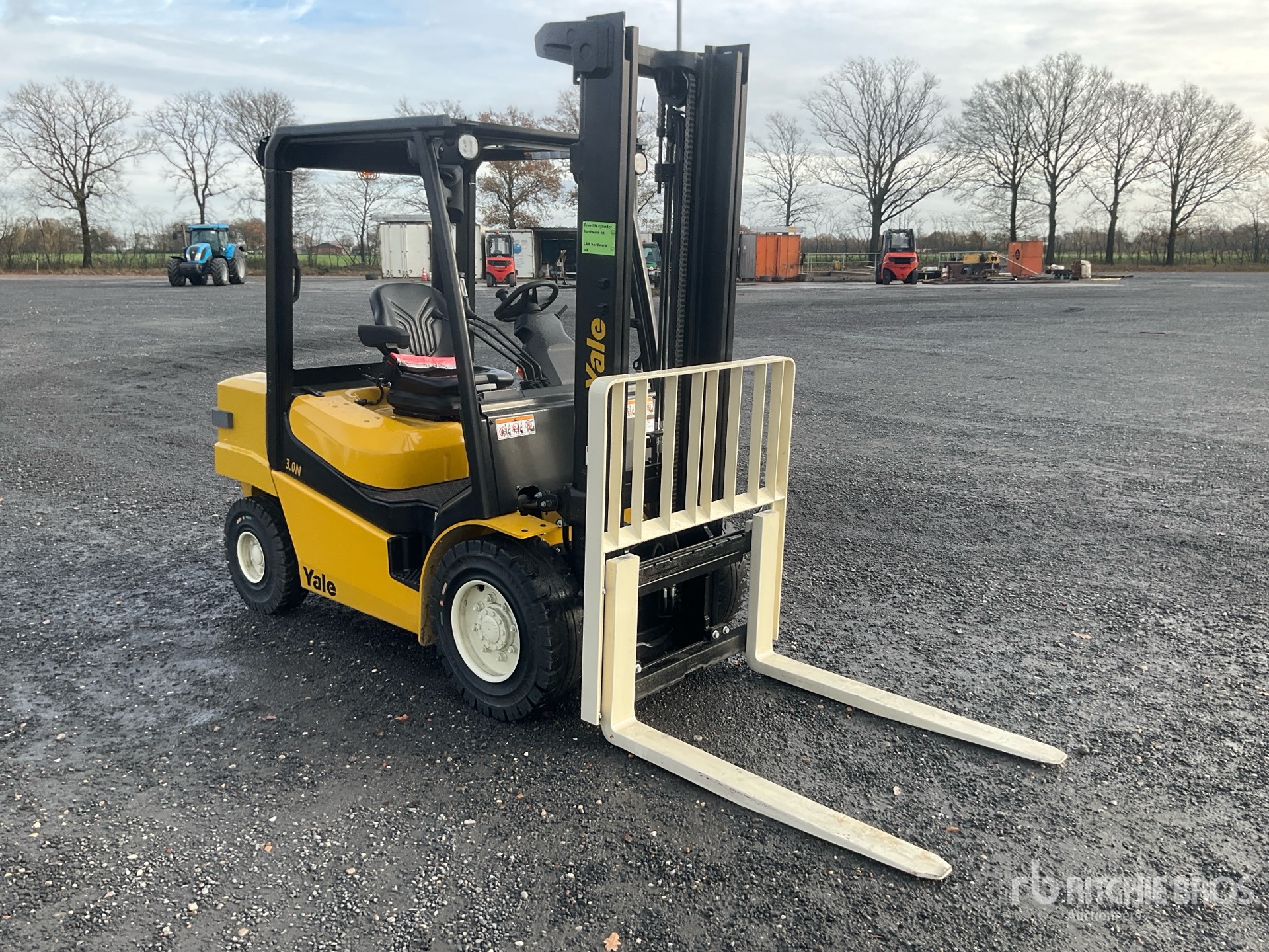 General Appearance with Picture, Right Front Corner