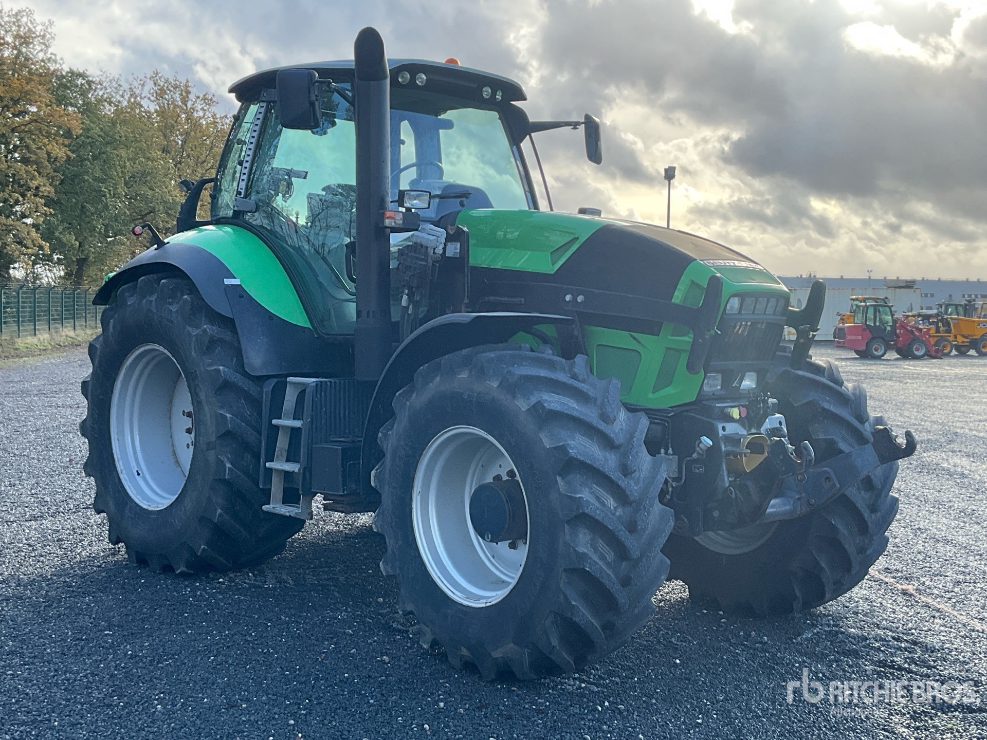 Aspect général with Image, coin avant droit