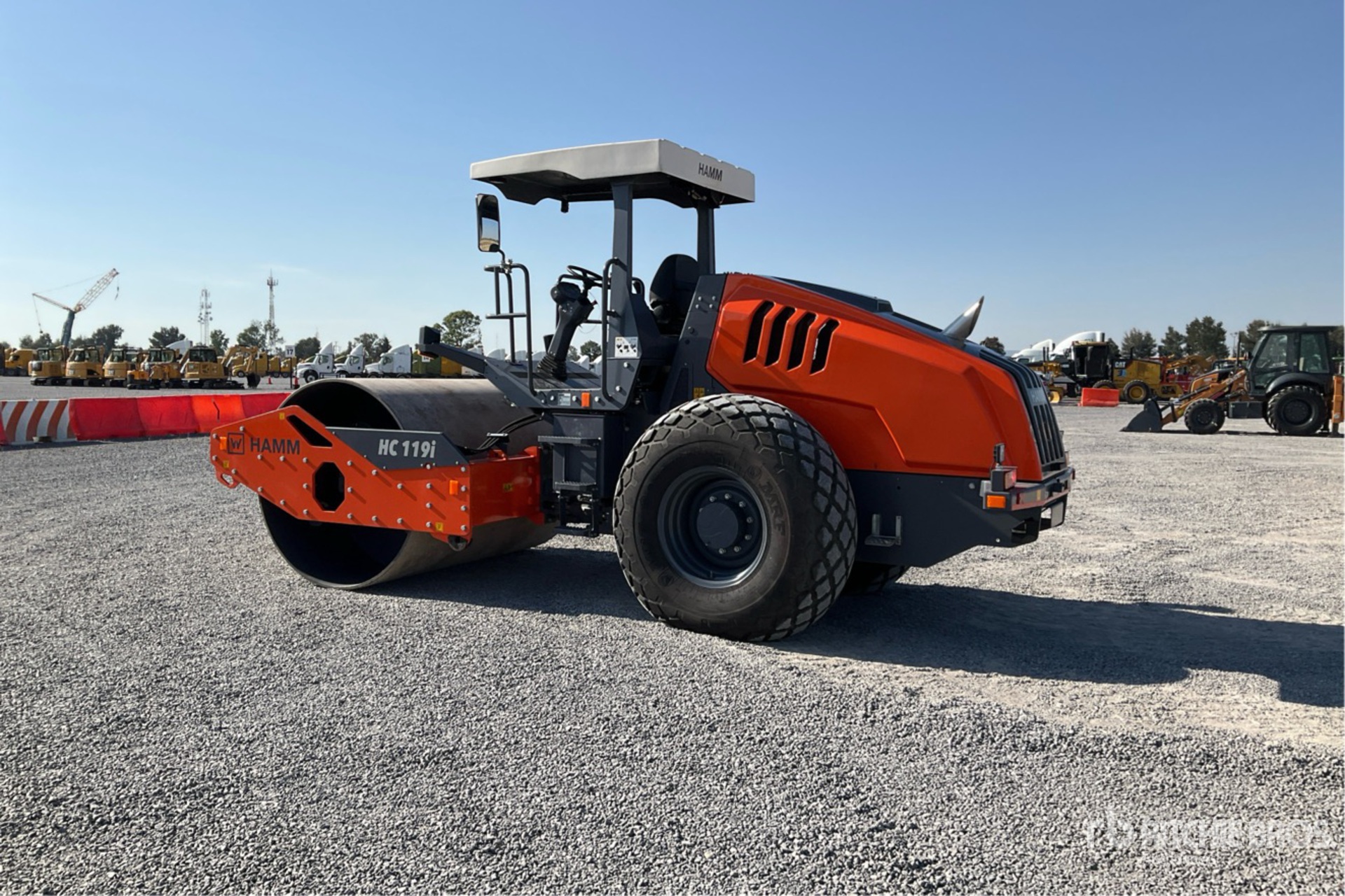 General Appearance with Bild, Ecke hinten links