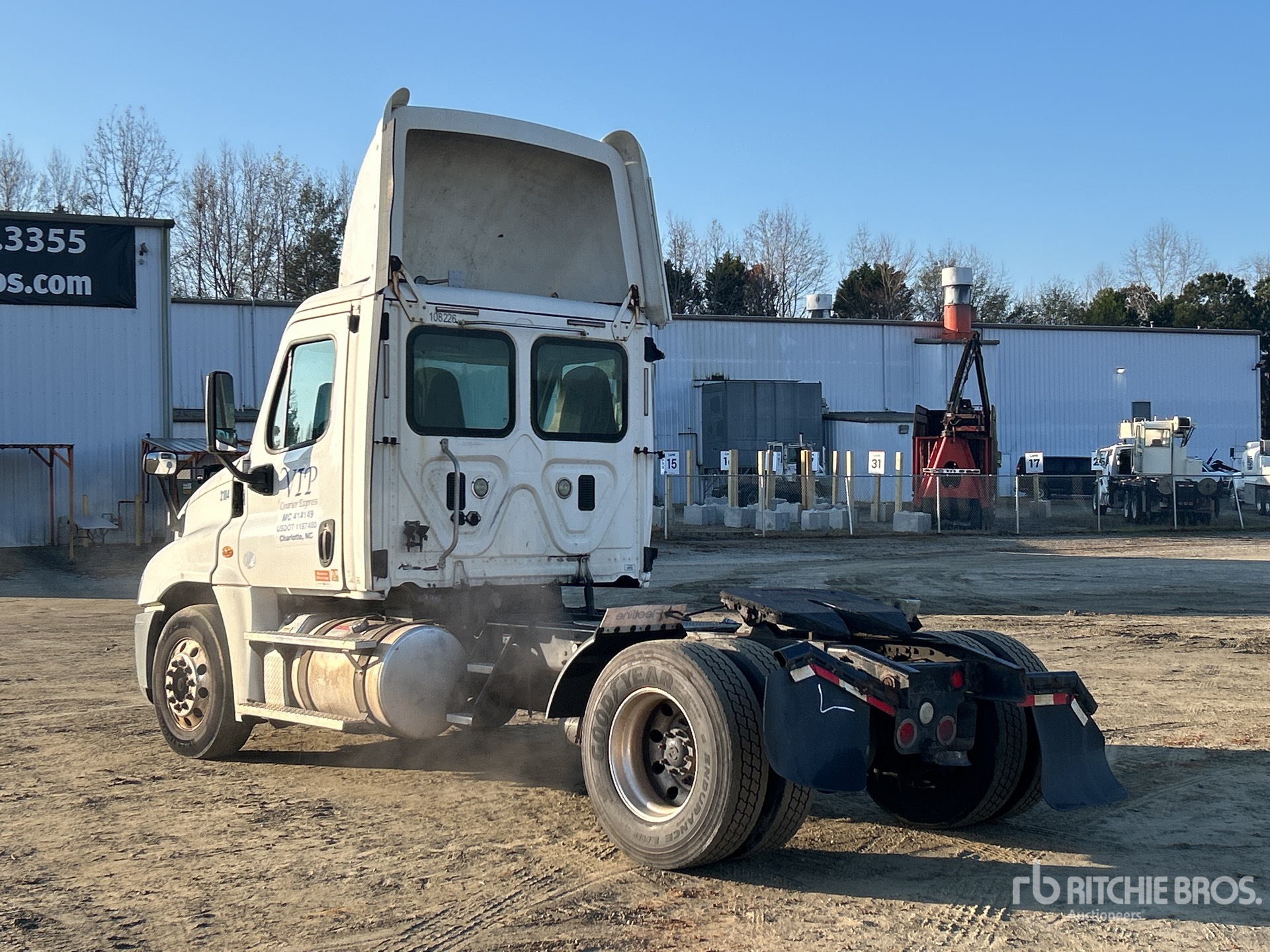 General Appearance with Foto, angolo posteriore sinistro