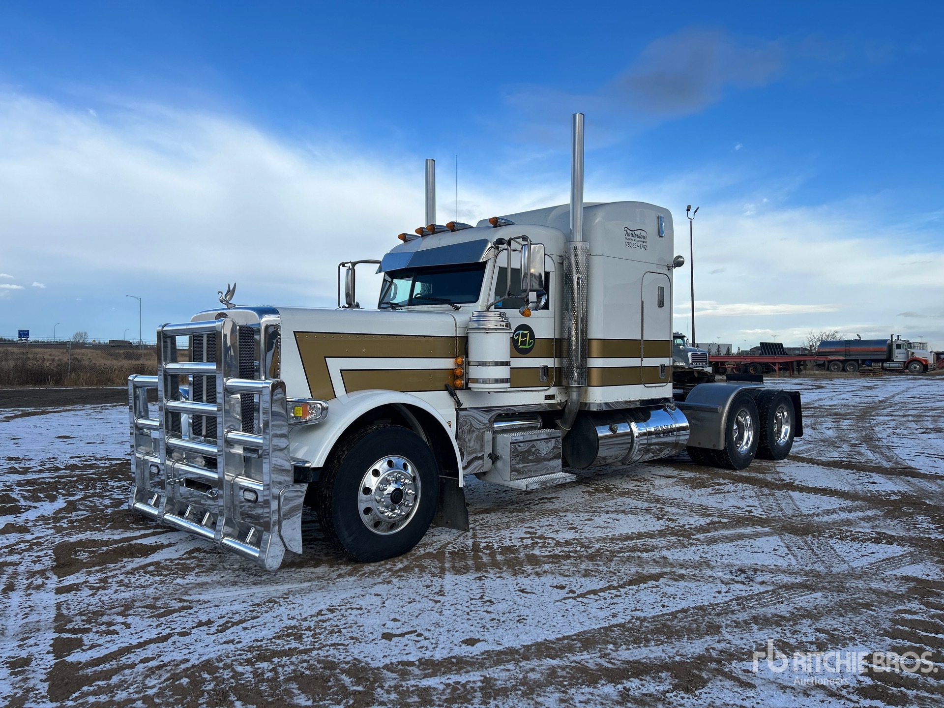 General Appearance with Picture, Left Front Corner