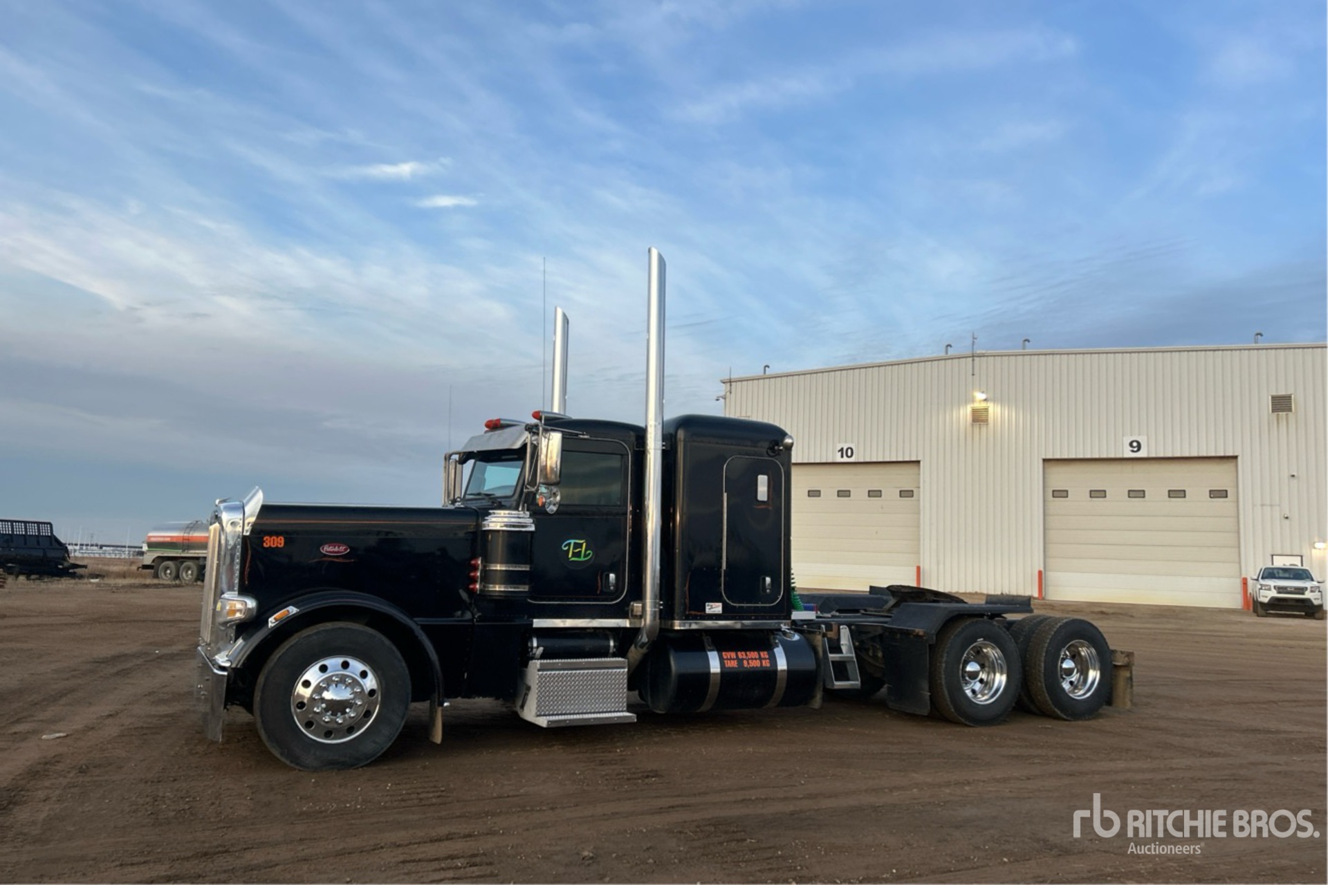 General Appearance with Picture, Left Front Corner