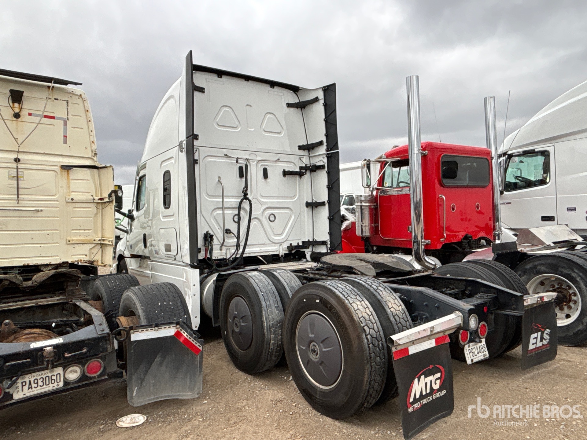 General Appearance with Bild, Ecke hinten links