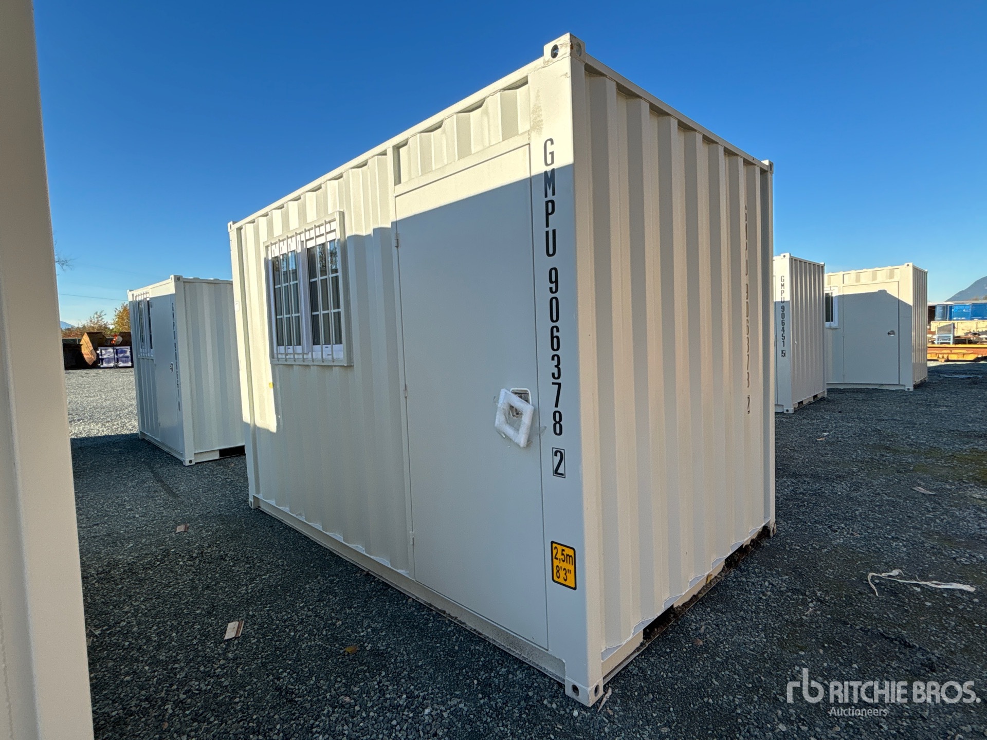 General Appearance with Bild, Ecke hinten links