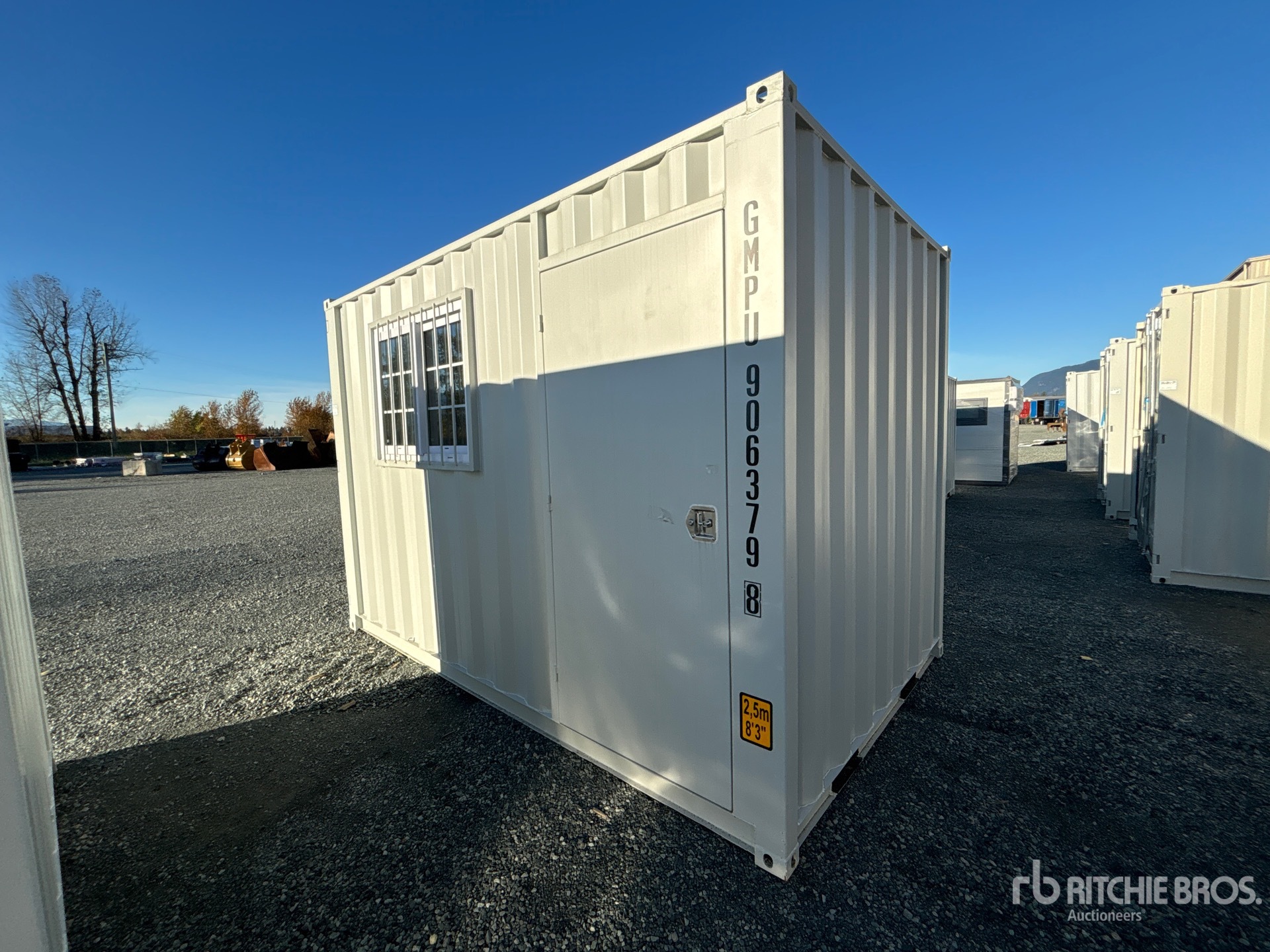 General Appearance with Bild, Ecke hinten links