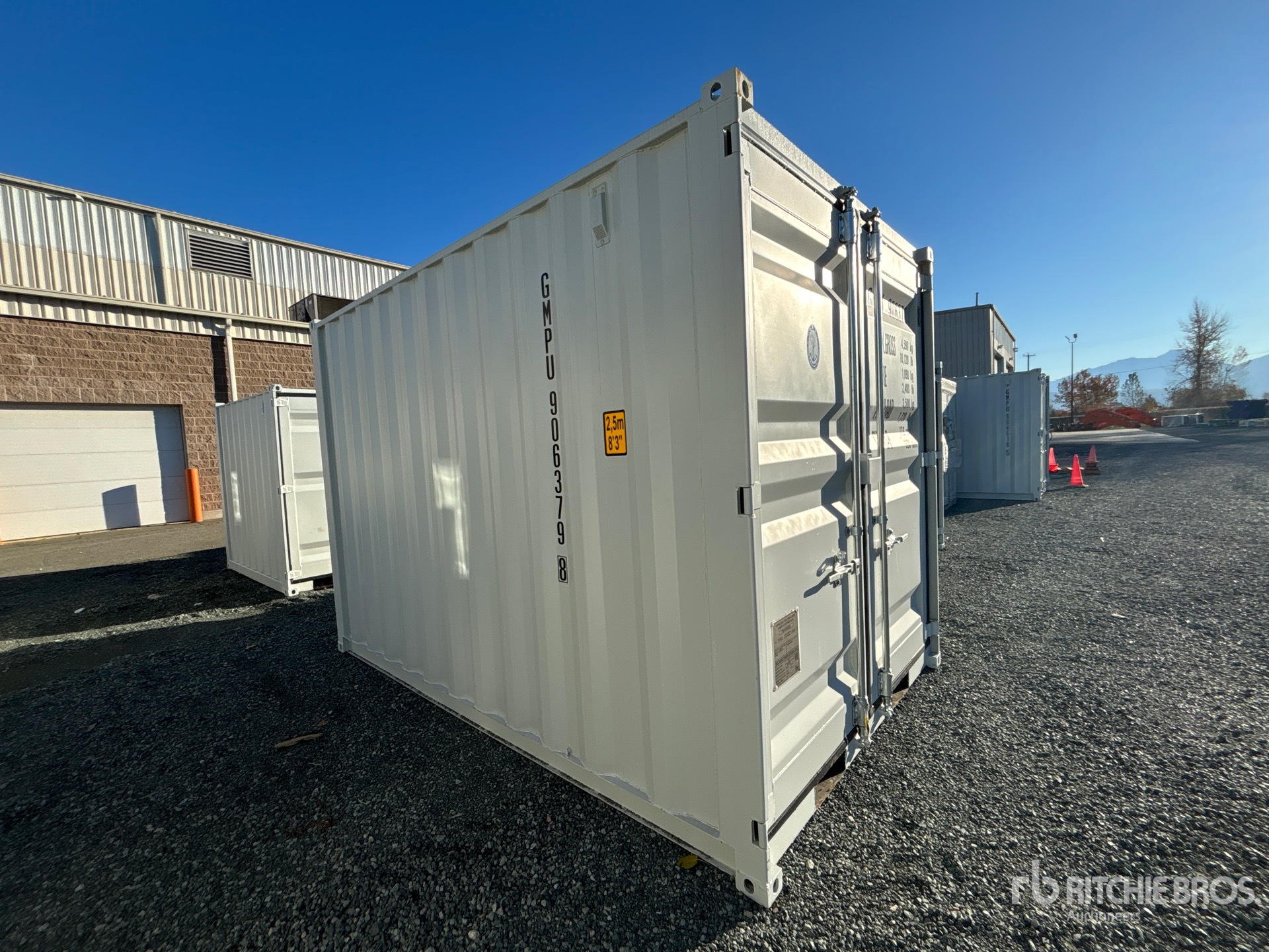 General Appearance with Bild, Ecke vorne rechts