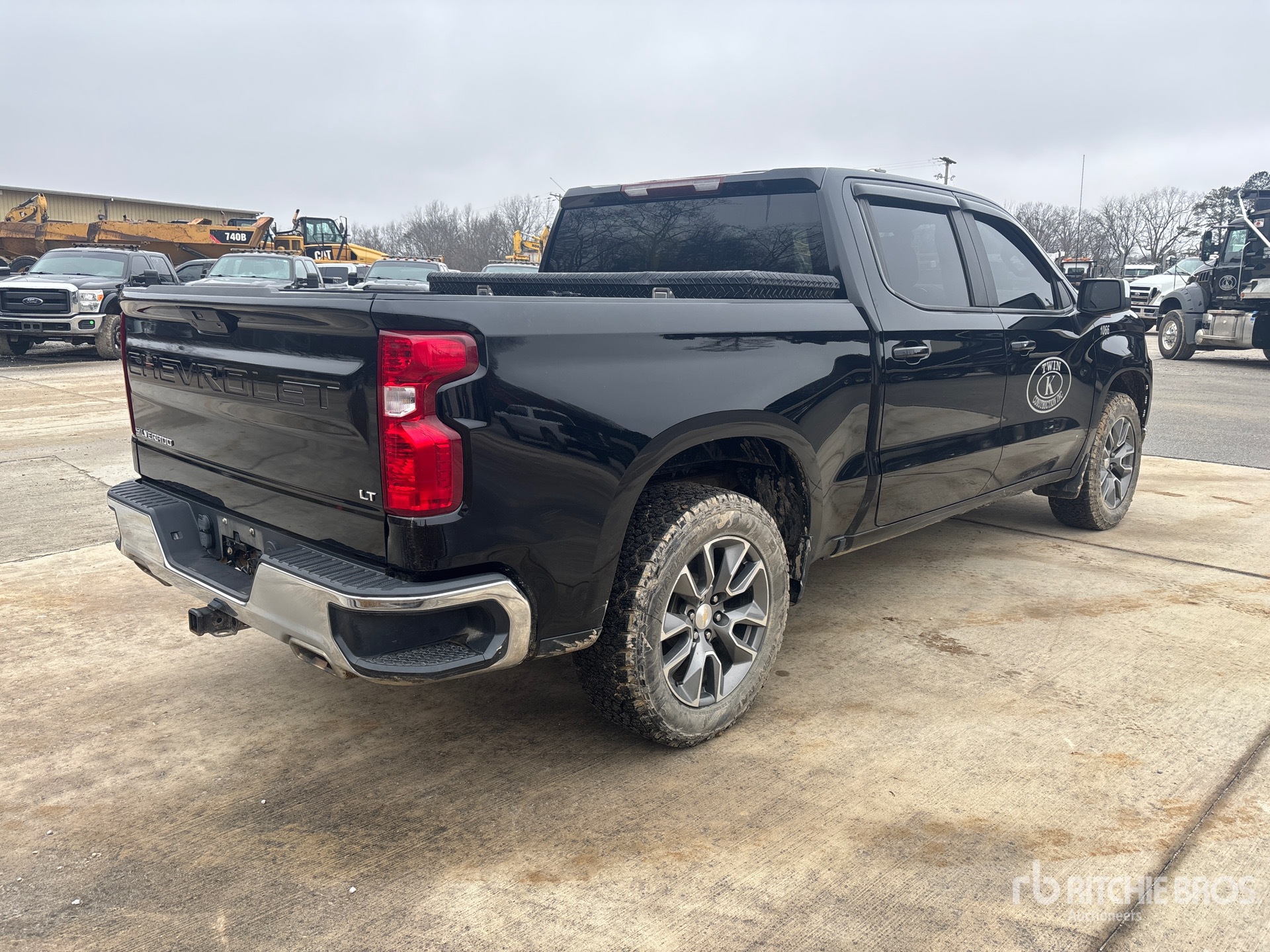 General Appearance with Picture, Right Rear Corner