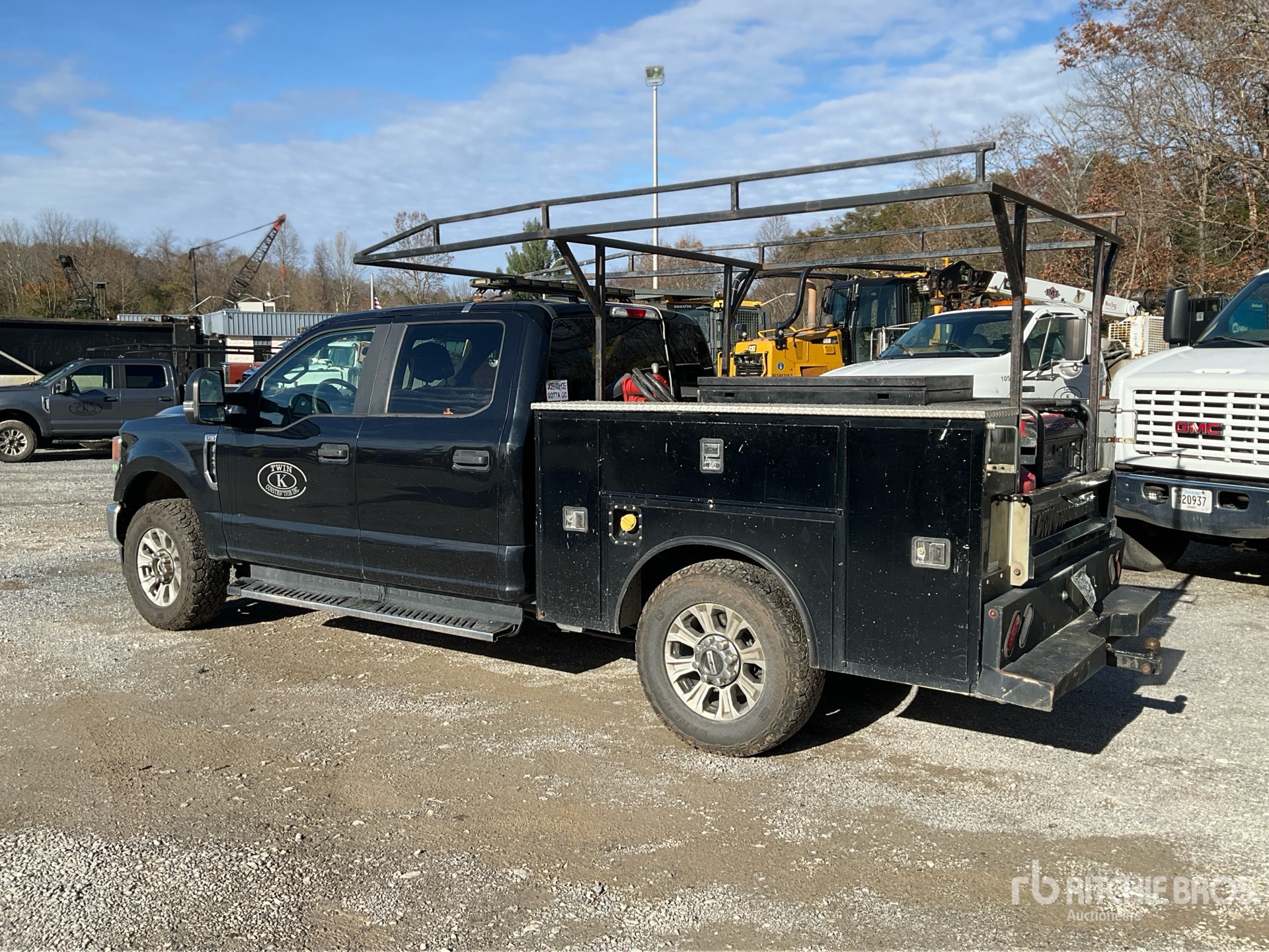 General Appearance with Foto, angolo posteriore sinistro