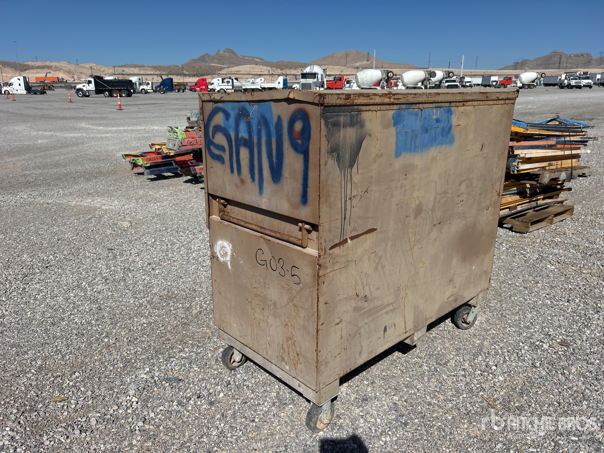 General Appearance with Picture, Right Rear Corner