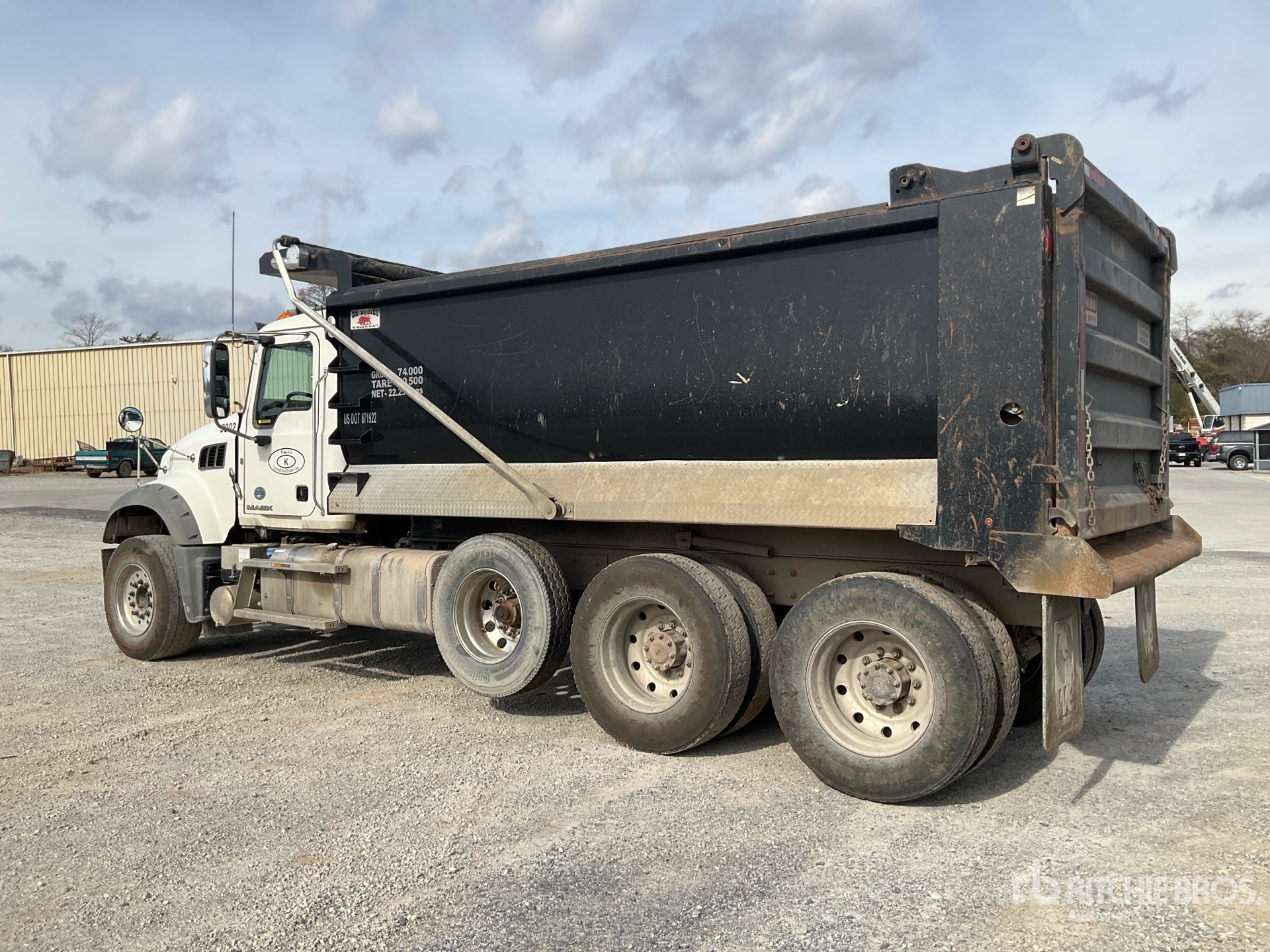 General Appearance with Foto, angolo posteriore sinistro