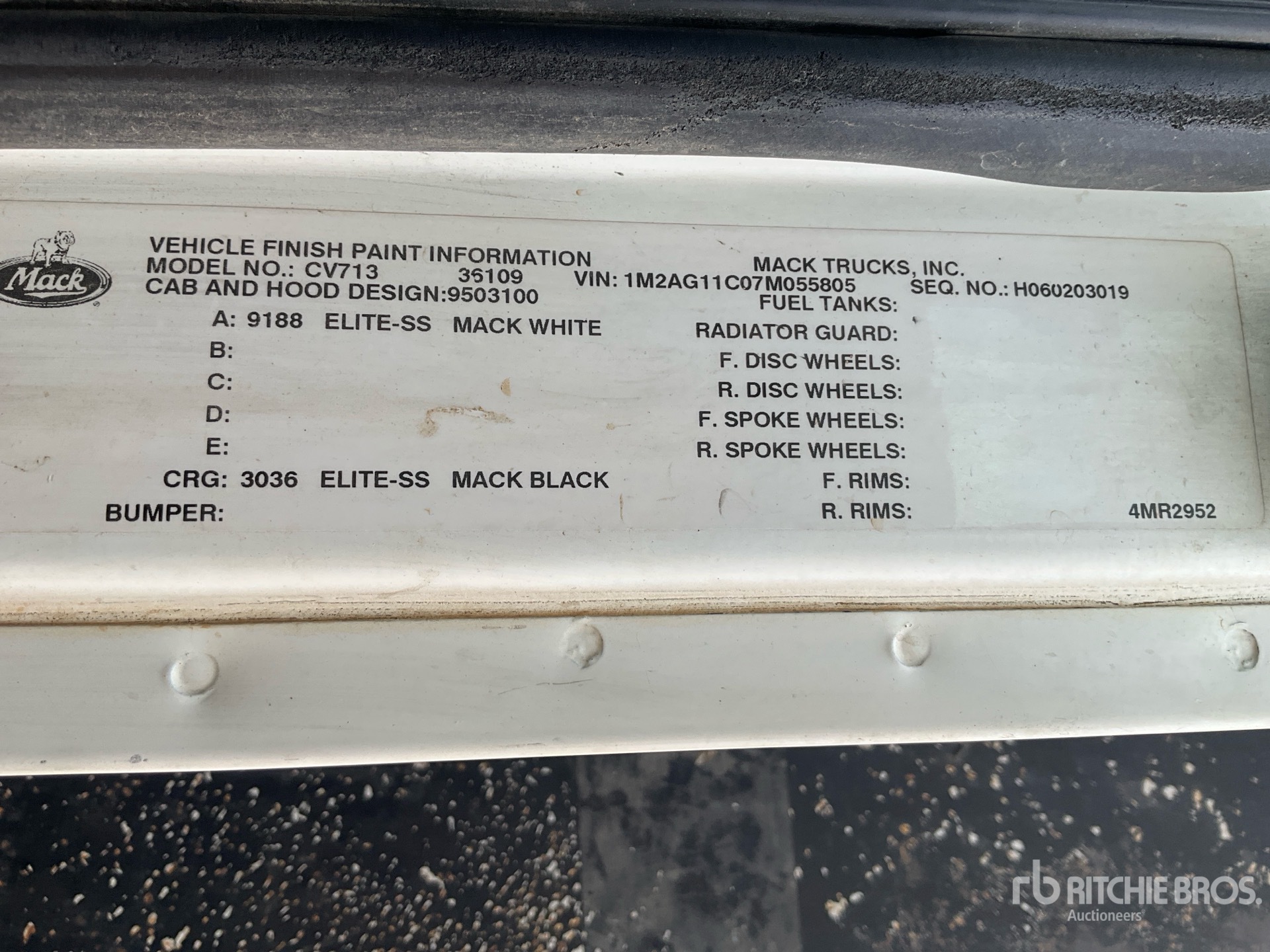 General Appearance with Numero seriale/numero d’identificazione del veicolo (VIN)