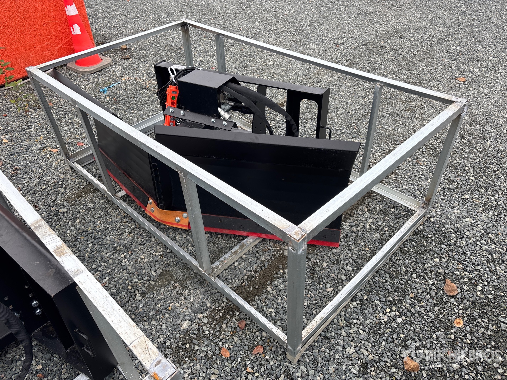 General Appearance with Bild, Ecke vorne links