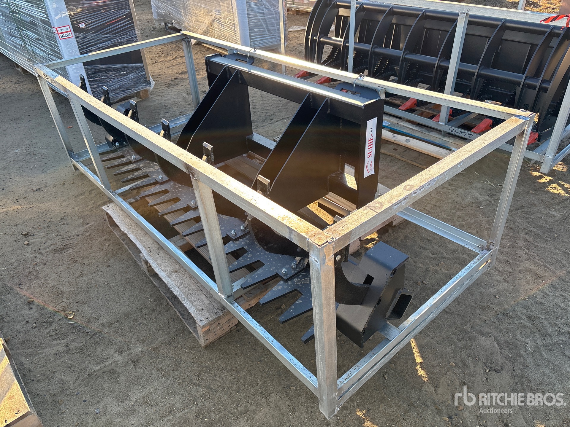 General Appearance with Bild, Ecke vorne links