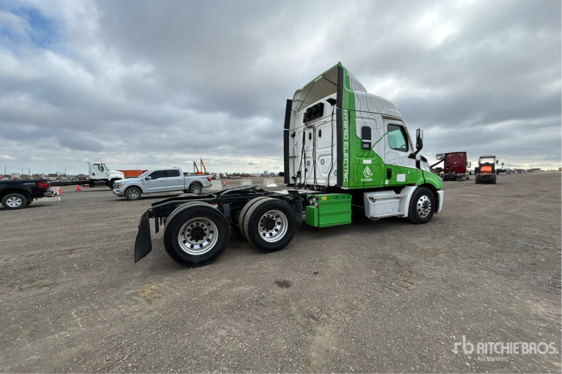 General Appearance with Picture, Right Rear Corner