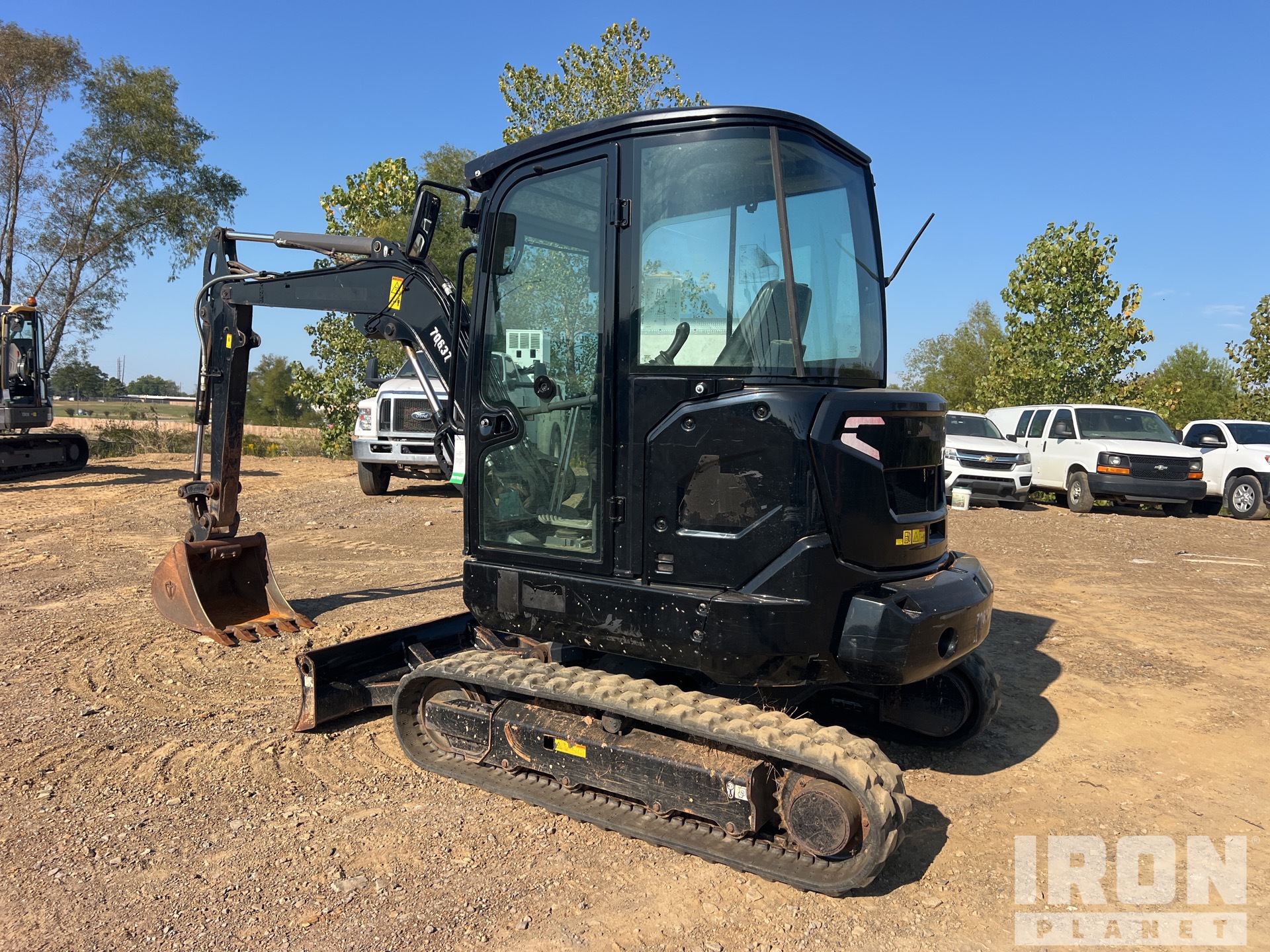 General Appearance with Picture, Left Rear Corner