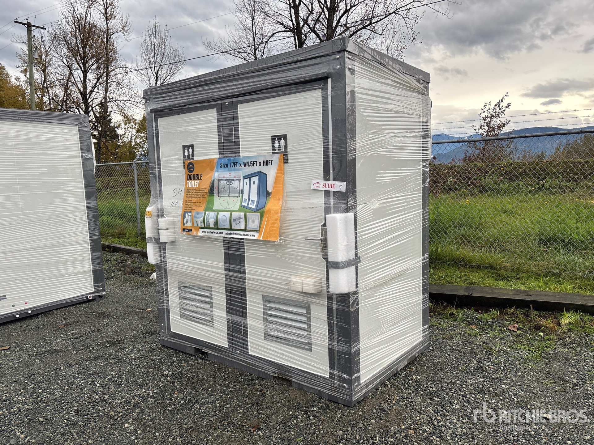 General Appearance with Bild, Ecke vorne links