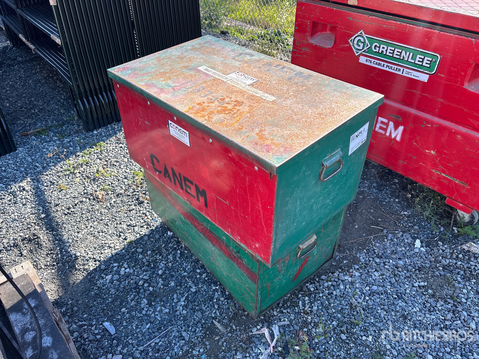 General Appearance with Picture, Right Rear Corner