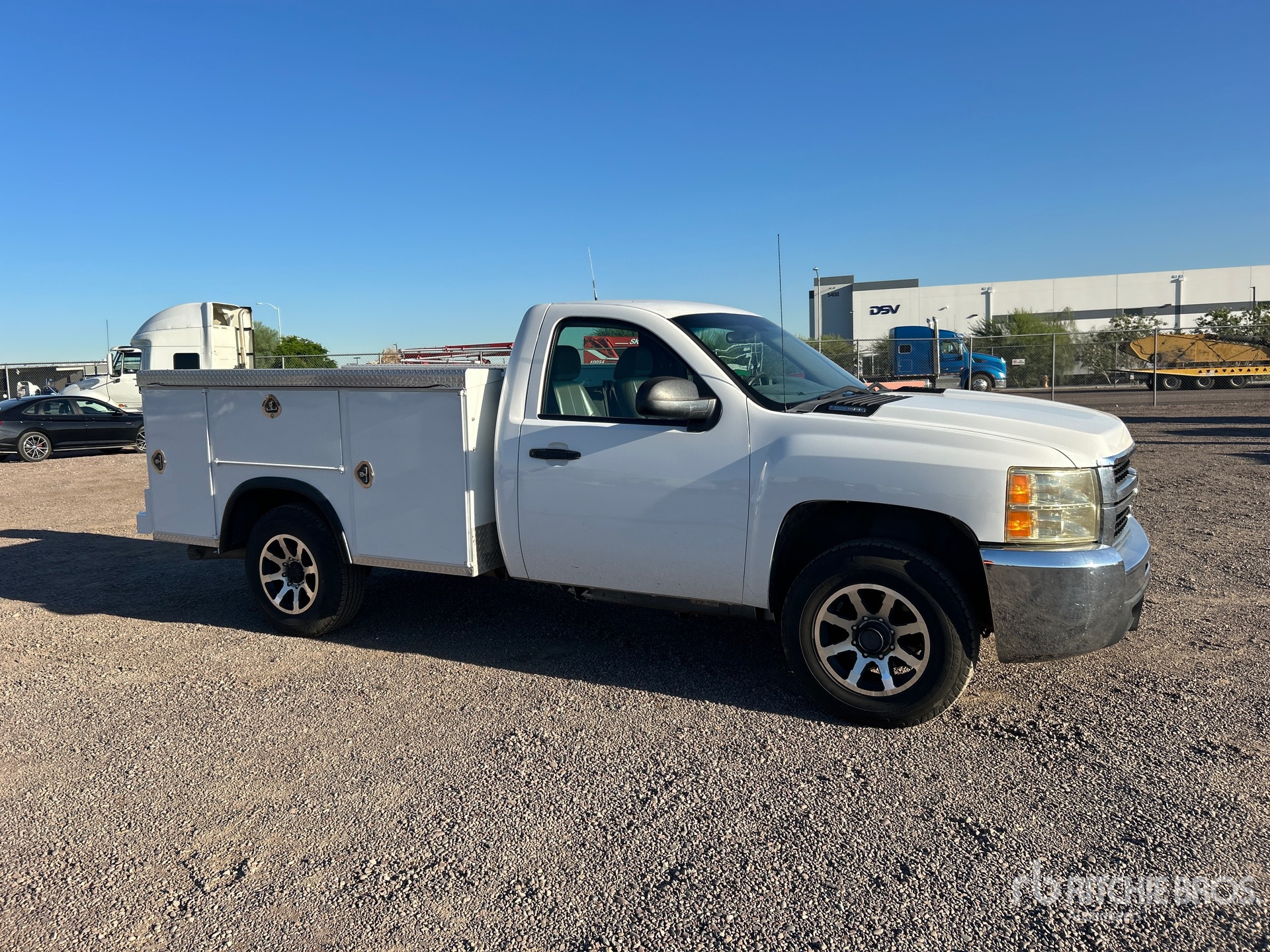 General Appearance with Picture, Right Front Corner