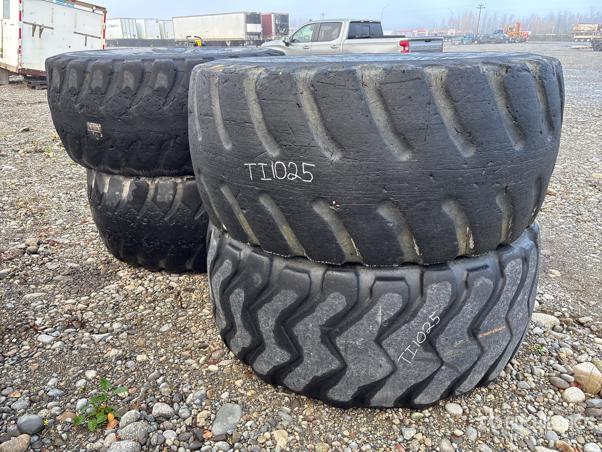 General Appearance with Picture, Right Rear Corner