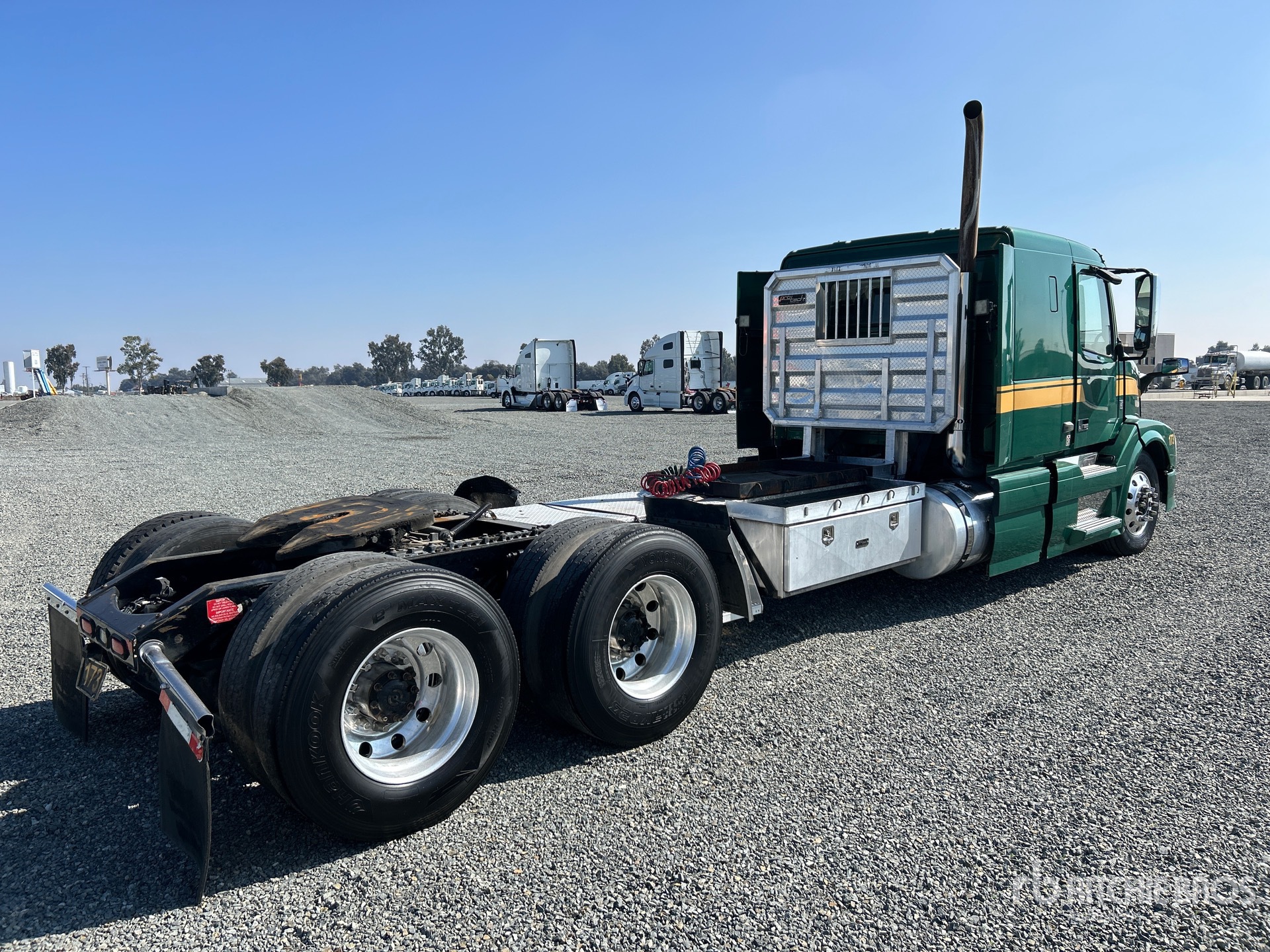 Aspect général with Image, coin arrière droit