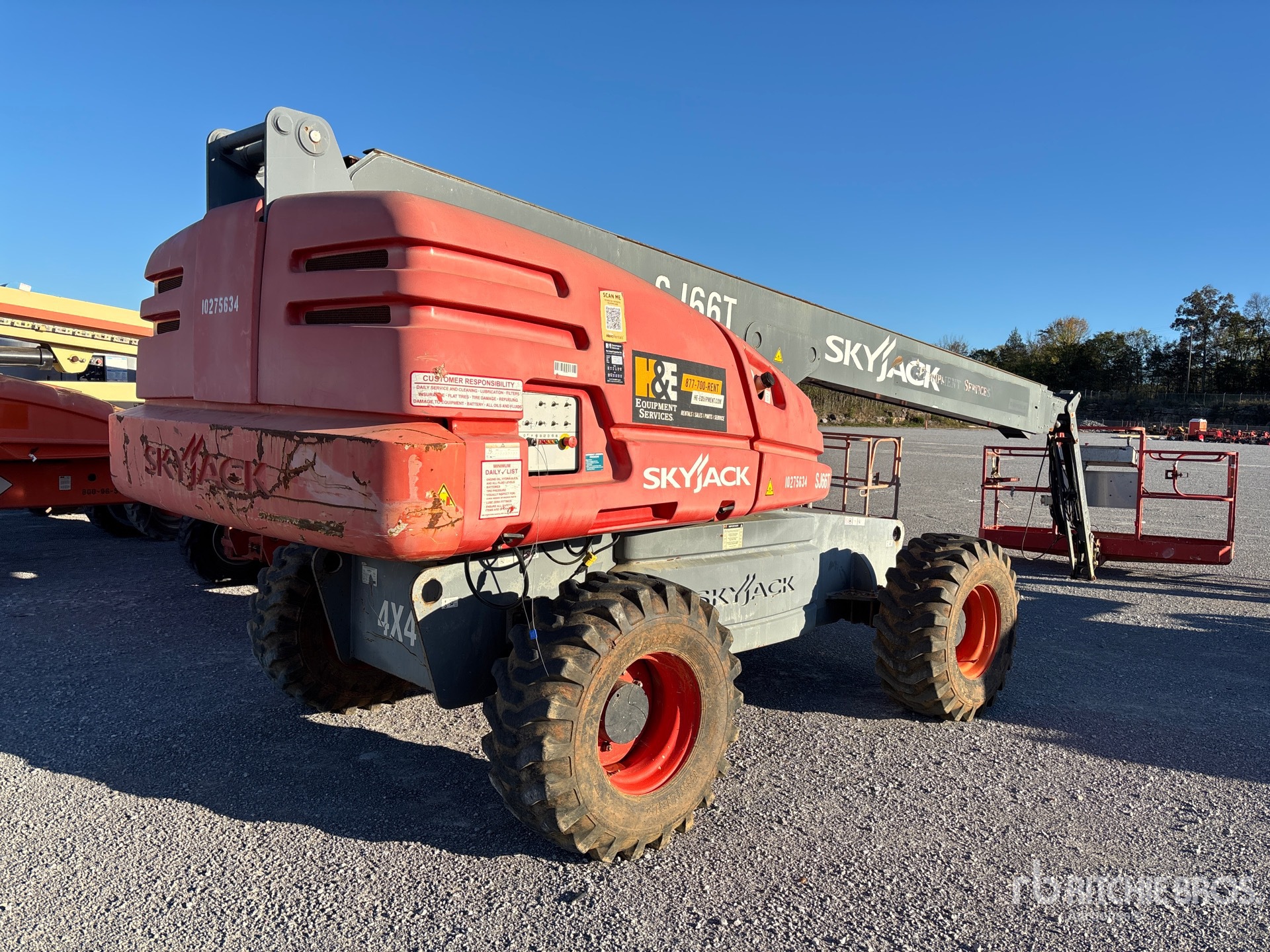 General Appearance with Picture, Right Rear Corner