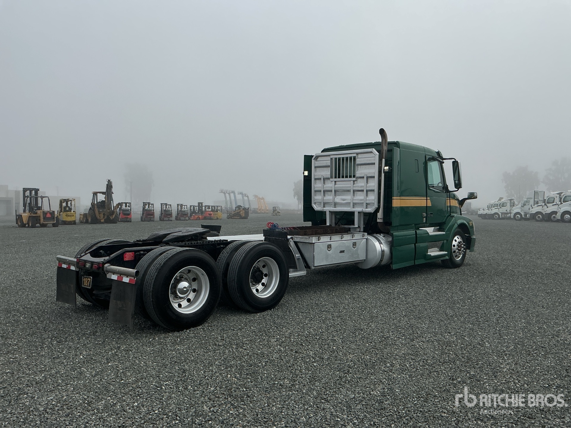 Aspect général with Image, coin arrière droit