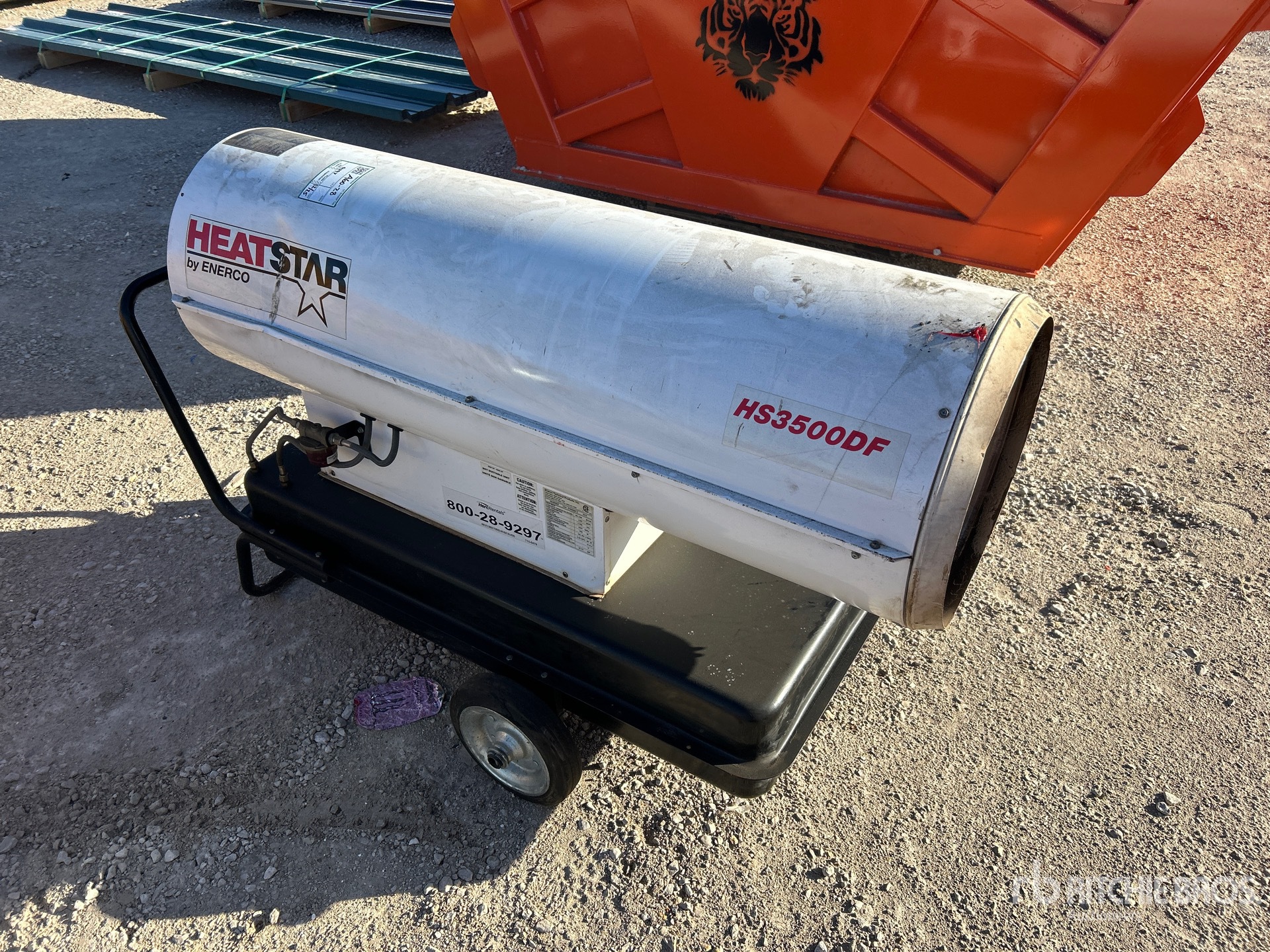 General Appearance with Picture, Right Front Corner